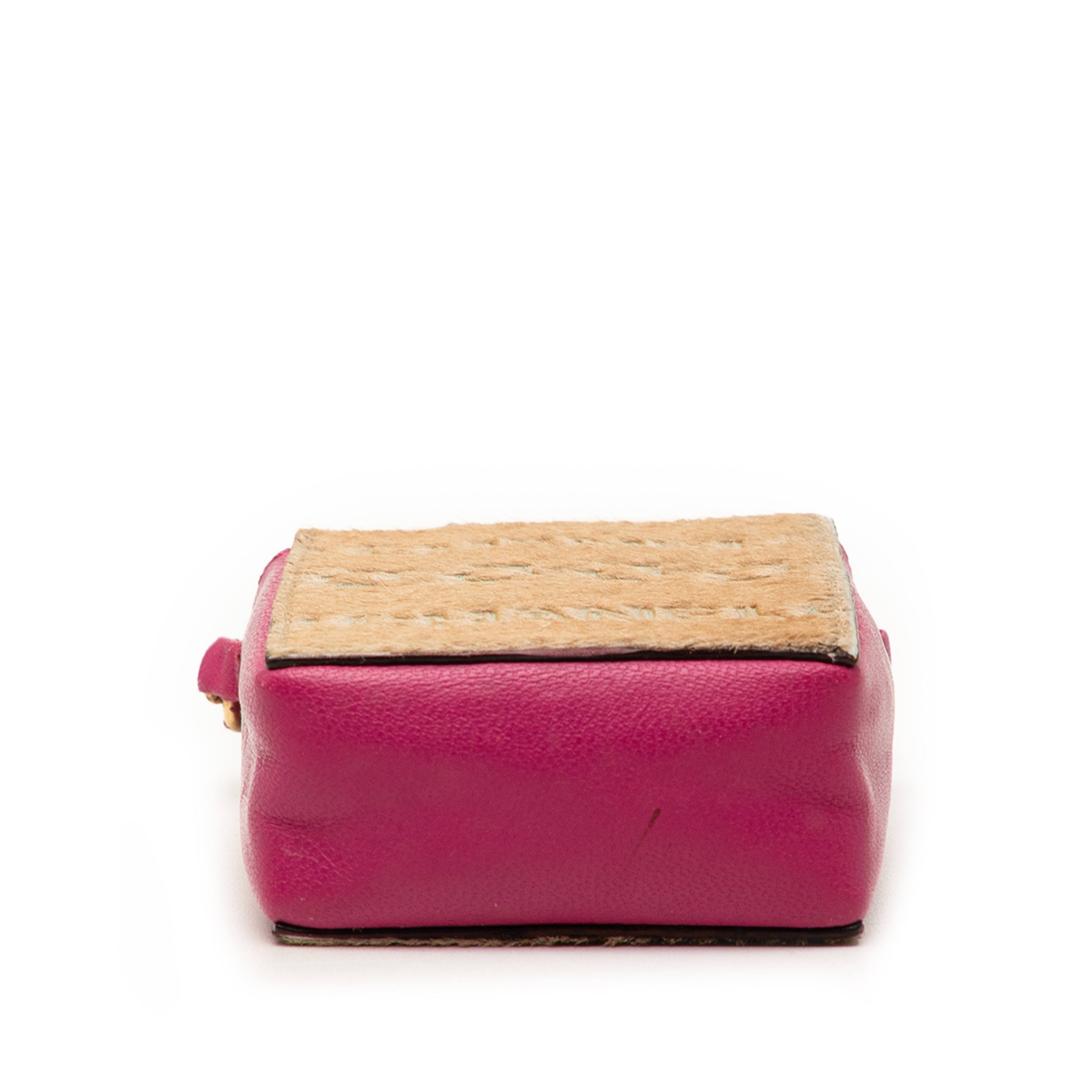 Chanel Lambskin And Pony Hair Cigarette Case, från Luxclusif, i färgen beige. Klicka för att öppna bilden i stort format