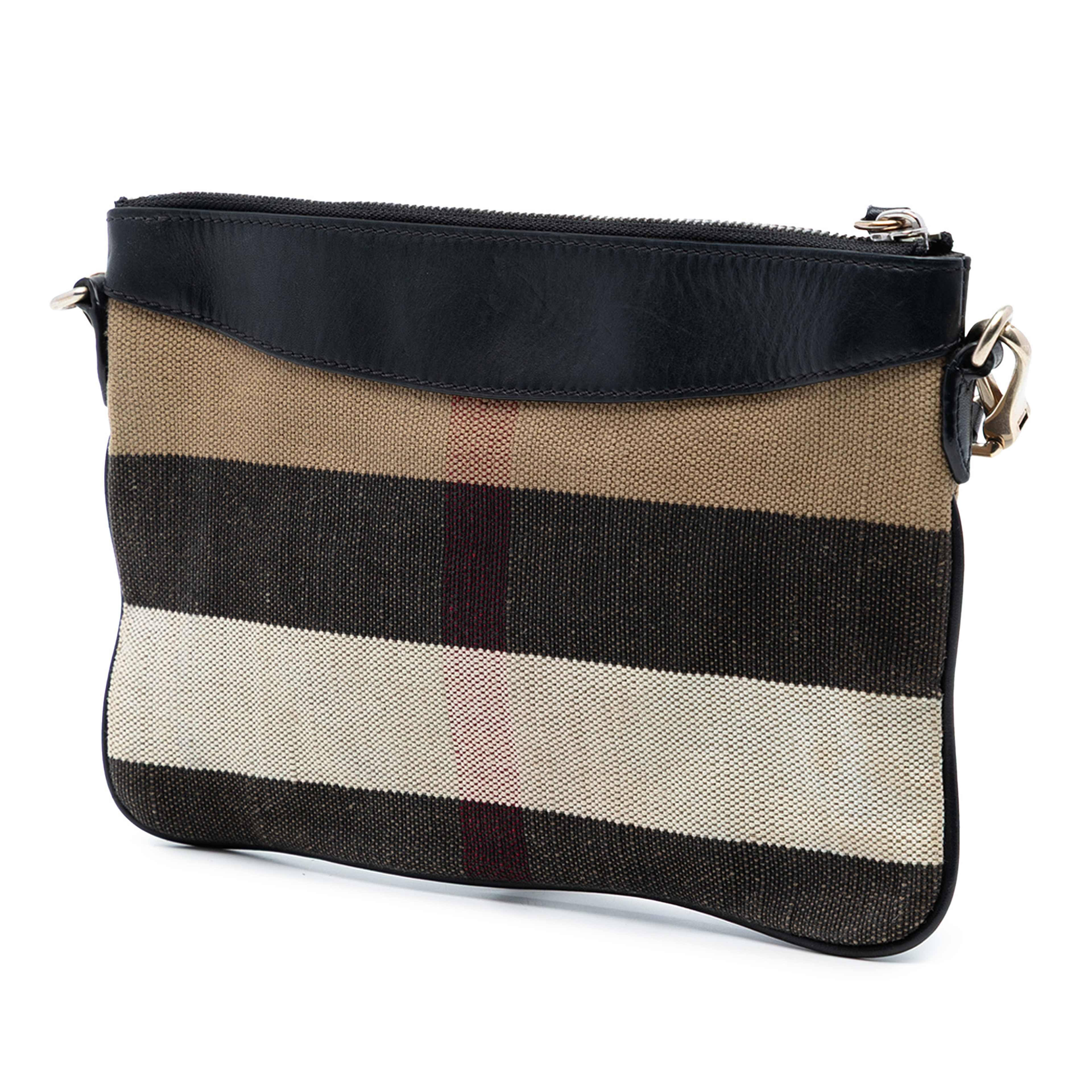 Burberry Mega Check Canvas Peyton Crossbody, från Luxclusif, i färgen light brown. Klicka för att öppna bilden i stort format