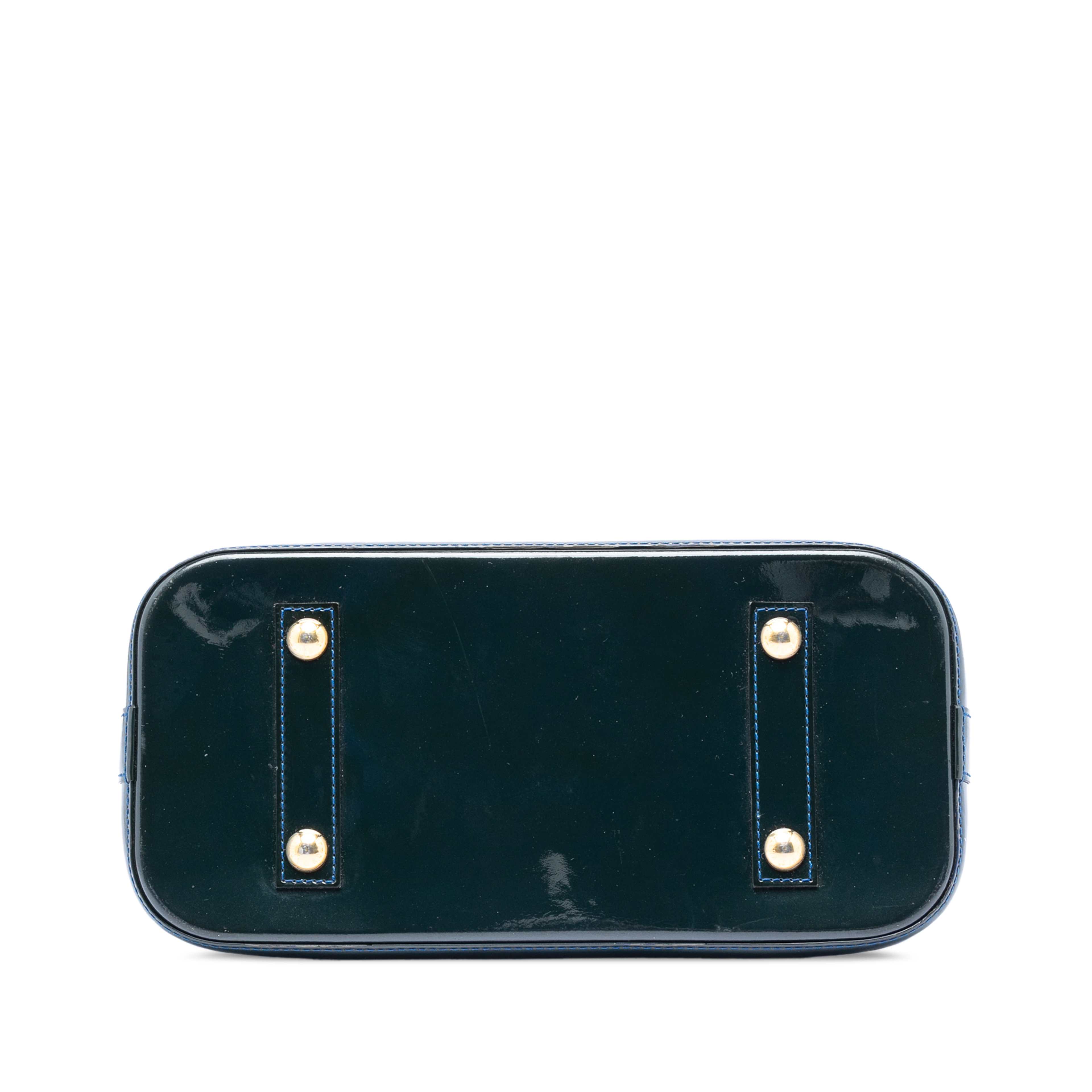 Louis Vuitton Monogram Vernis Alma Pm, från Luxclusif, i färgen dark blue. Klicka för att öppna bilden i stort format