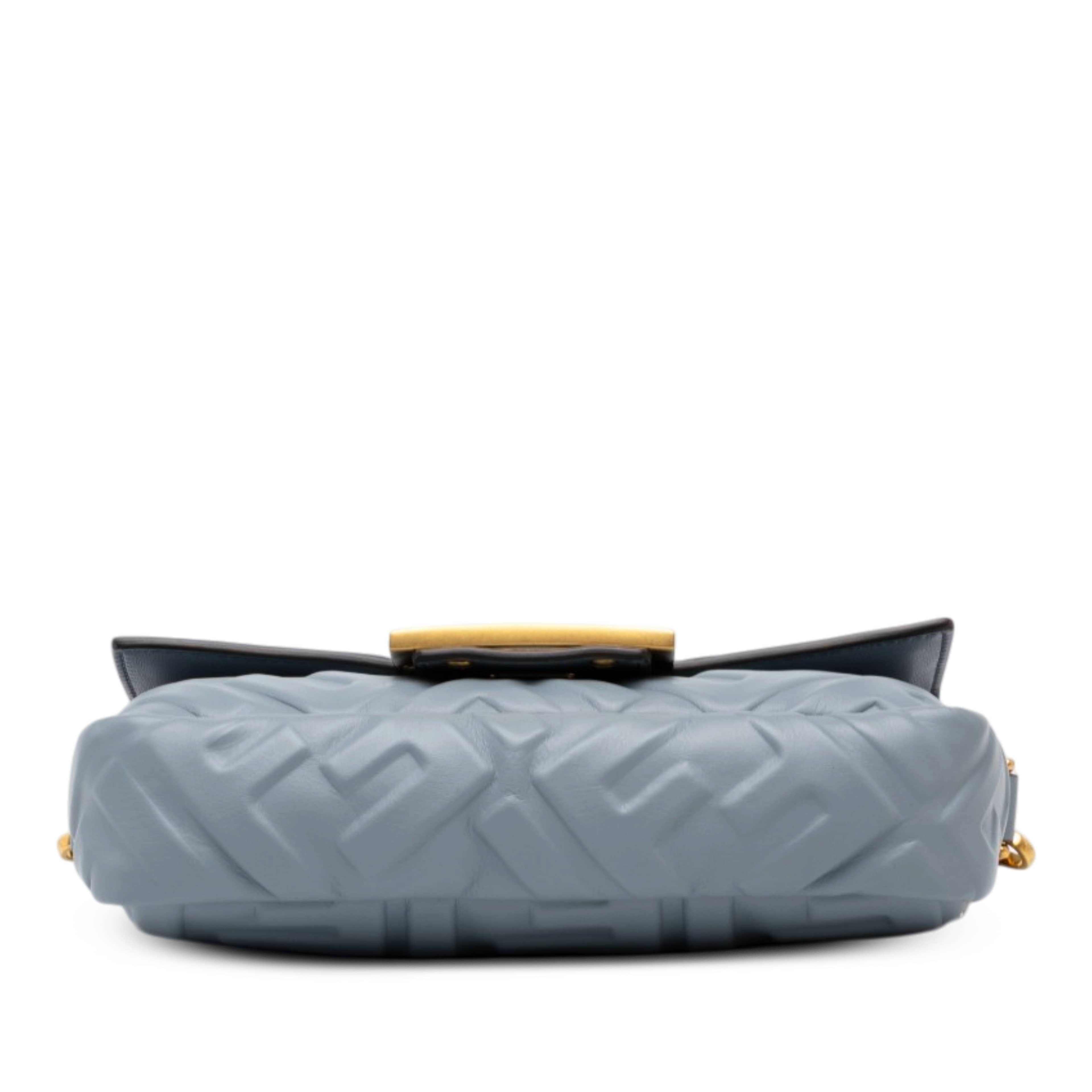 Fendi Mini Zucca Embossed Leather Baguette Satchel, från Luxclusif, i färgen grå. Klicka för att öppna bilden i stort format