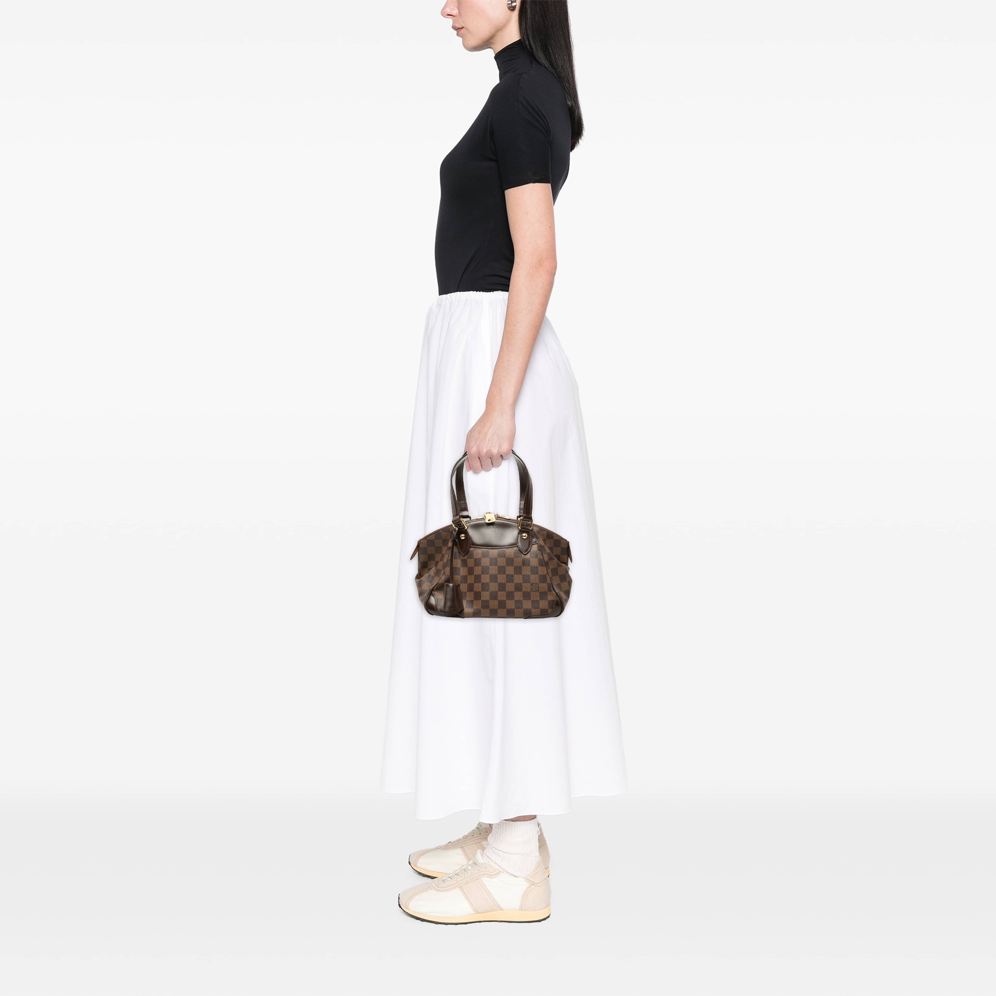 Louis Vuitton Damier Ebene Verona Pm, från Luxclusif, i färgen brun. Klicka för att öppna bilden i stort format