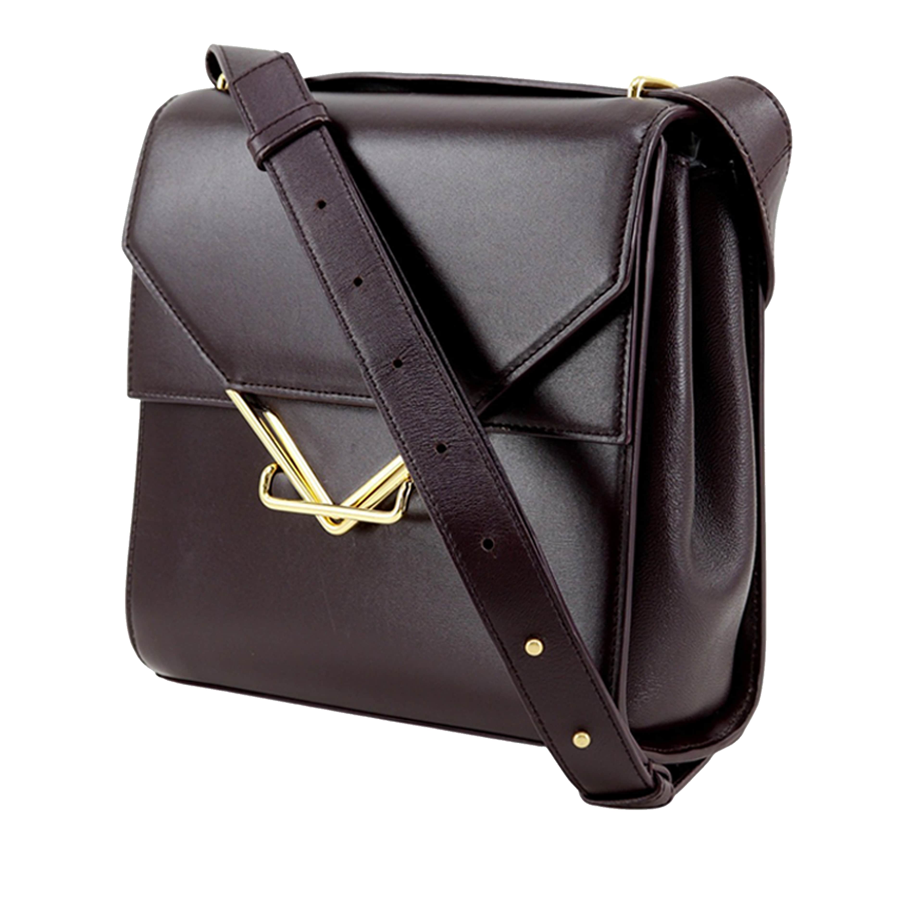 Bottega Veneta Leather The Clip Crossbody, från Luxclusif, i färgen purpur. Klicka för att öppna bilden i stort format