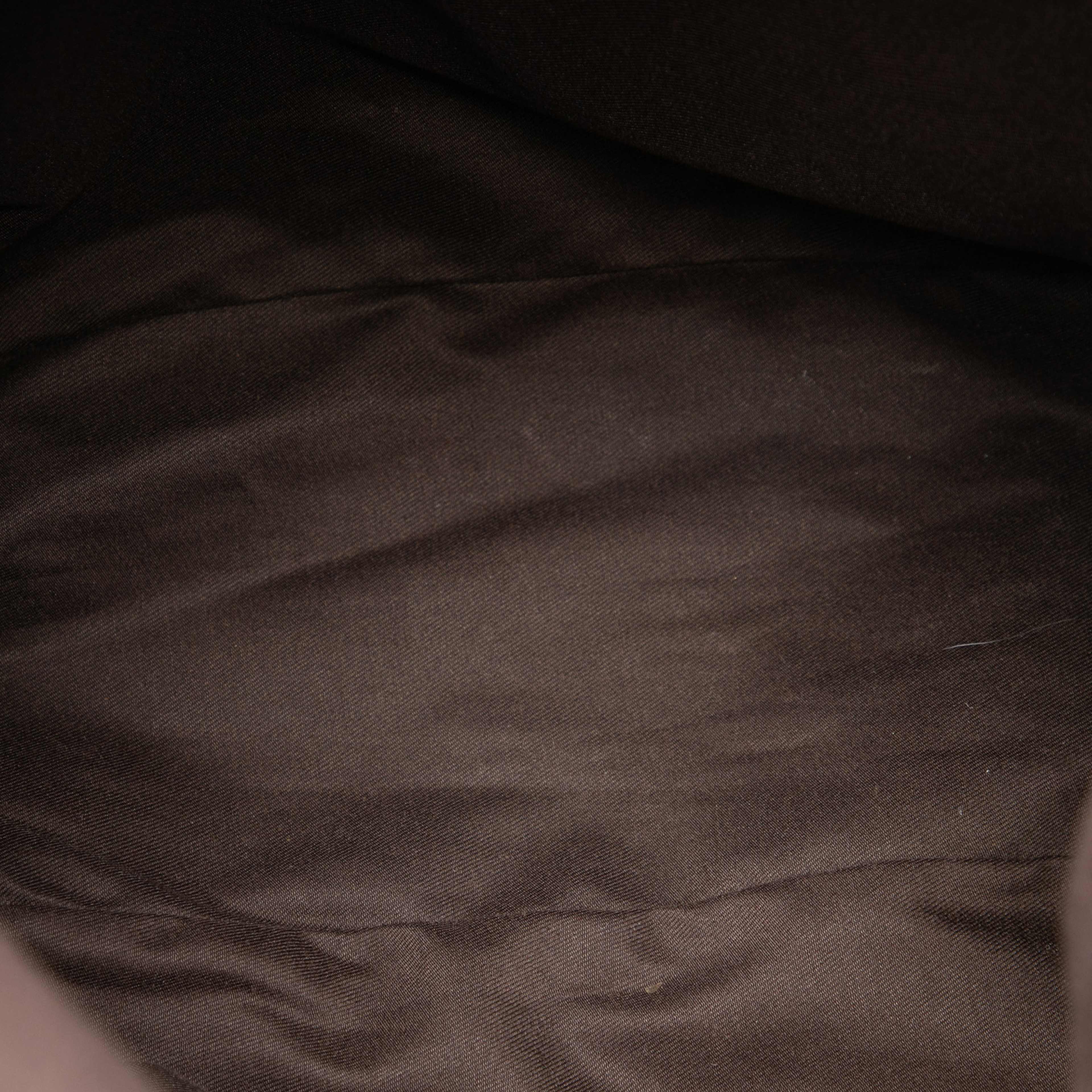 Gucci Gg Canvas Charlotte Hobo, från Luxclusif, i färgen beige. Klicka för att öppna bilden i stort format