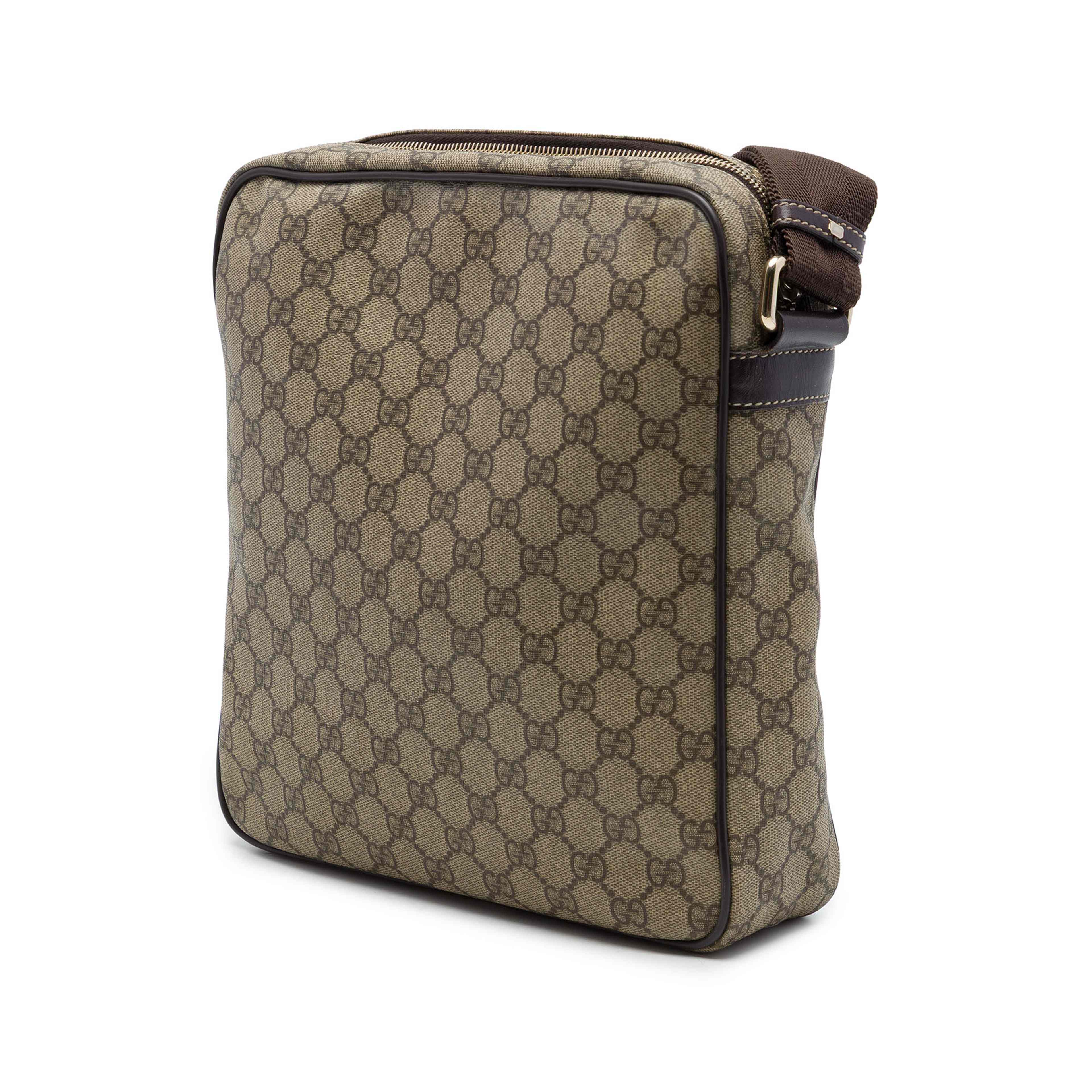 Gucci Gg Supreme Crossbody, från Luxclusif, i färgen beige. Klicka för att öppna bilden i stort format