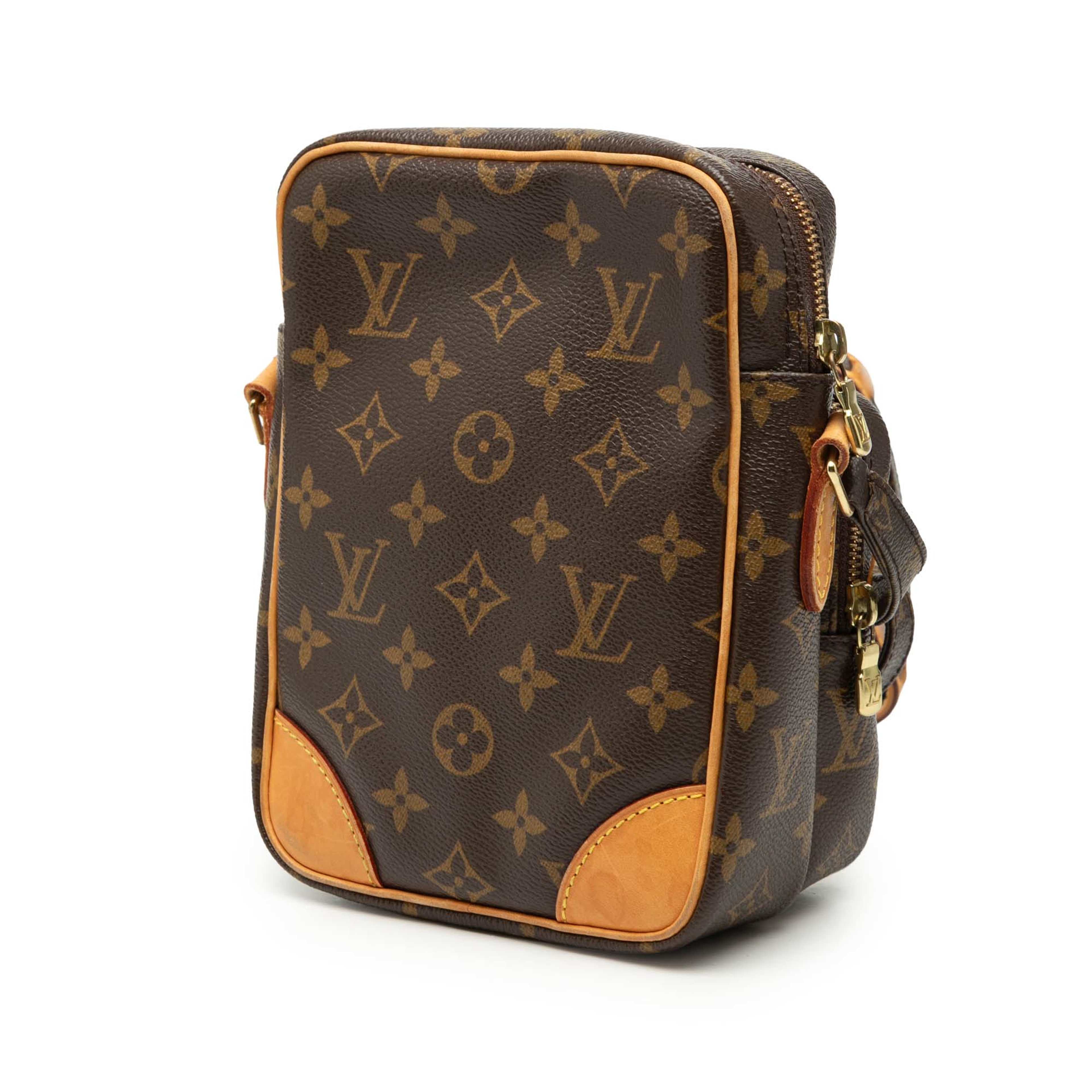 Louis Vuitton Monogram Amazone, från Luxclusif, i färgen brown. Klicka för att öppna bilden i stort format