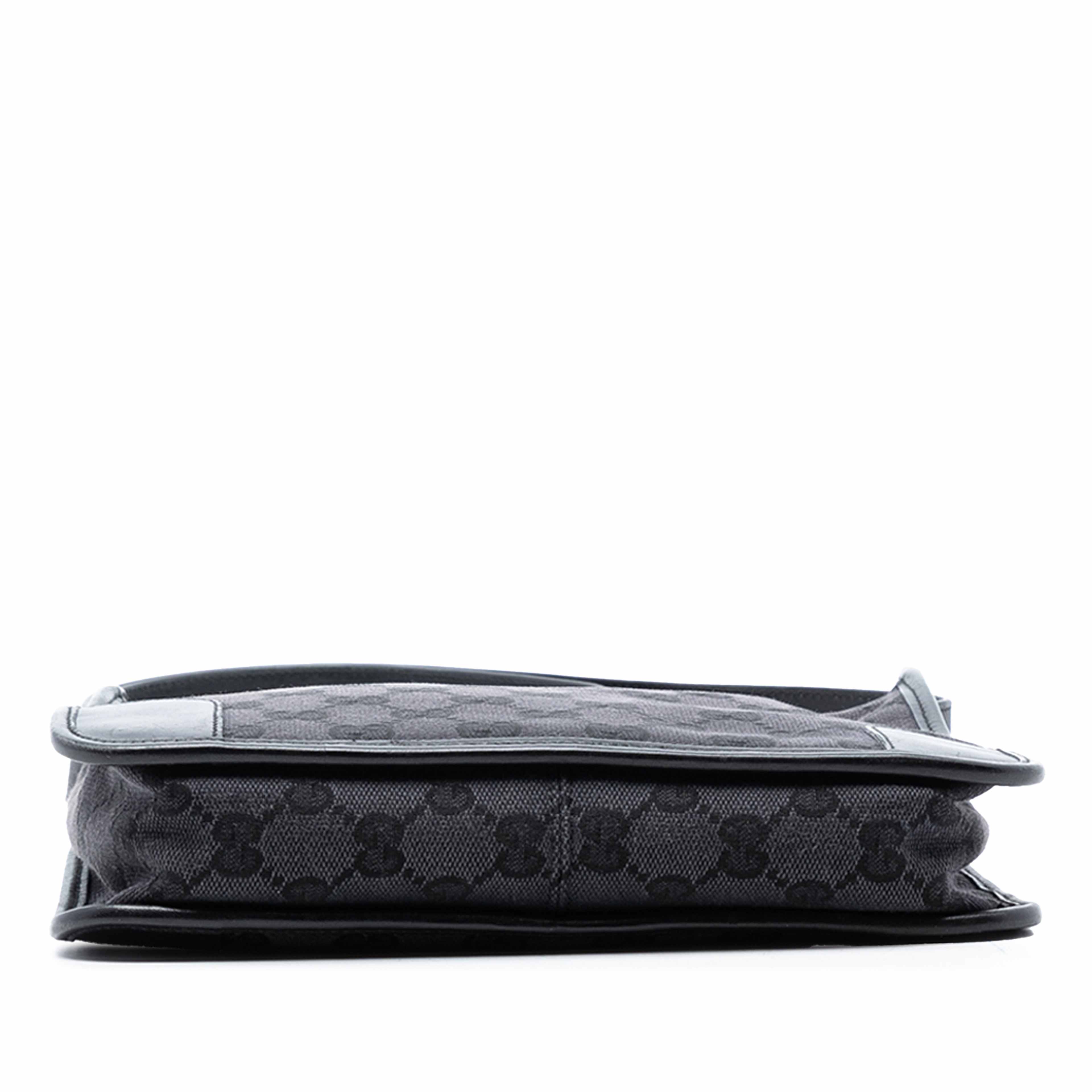 Gucci Gg Canvas Shoulder Bag, från Luxclusif, i färgen dark gray. Klicka för att öppna bilden i stort format