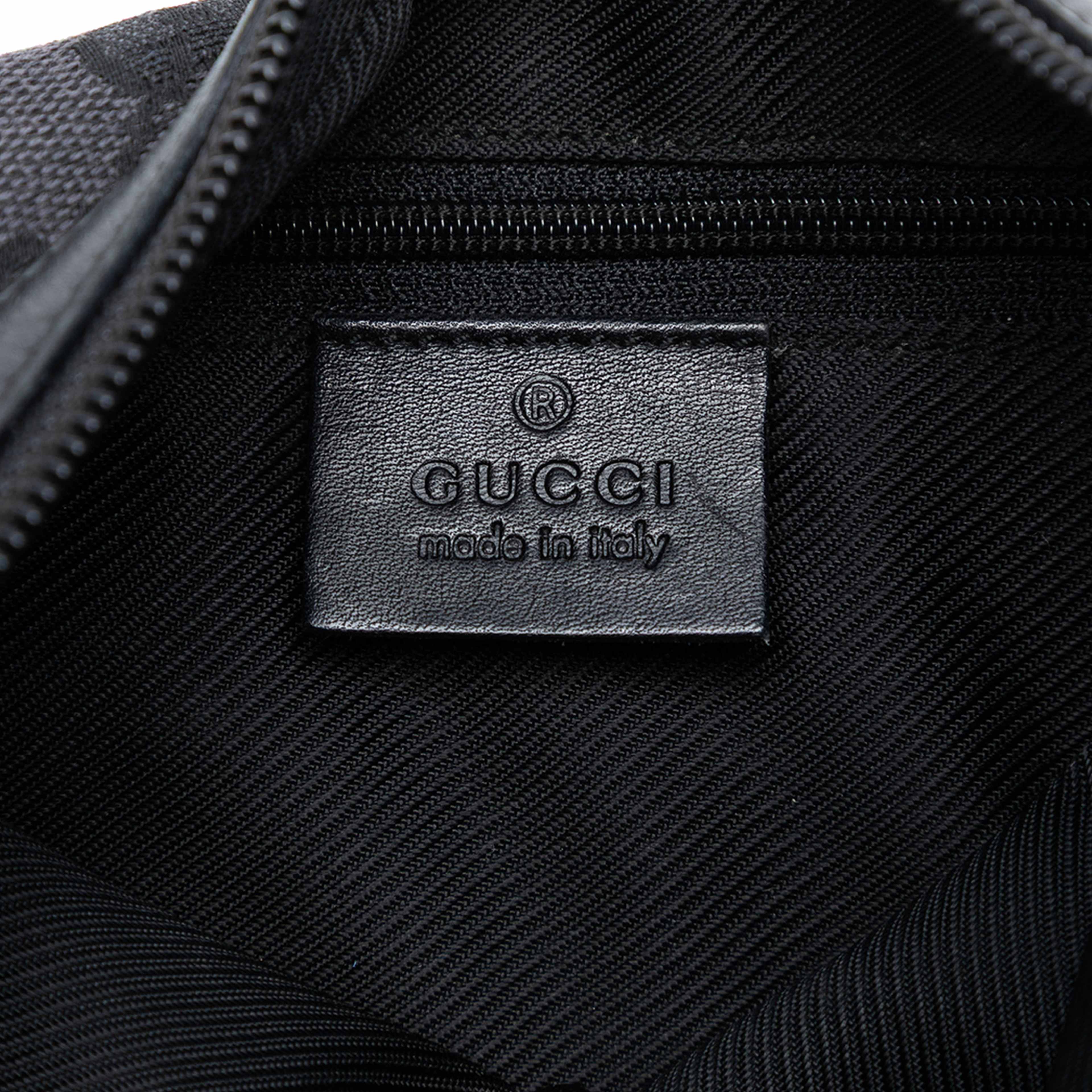 Gucci Gg Canvas Shoulder Bag, från Luxclusif, i färgen dark gray. Klicka för att öppna bilden i stort format