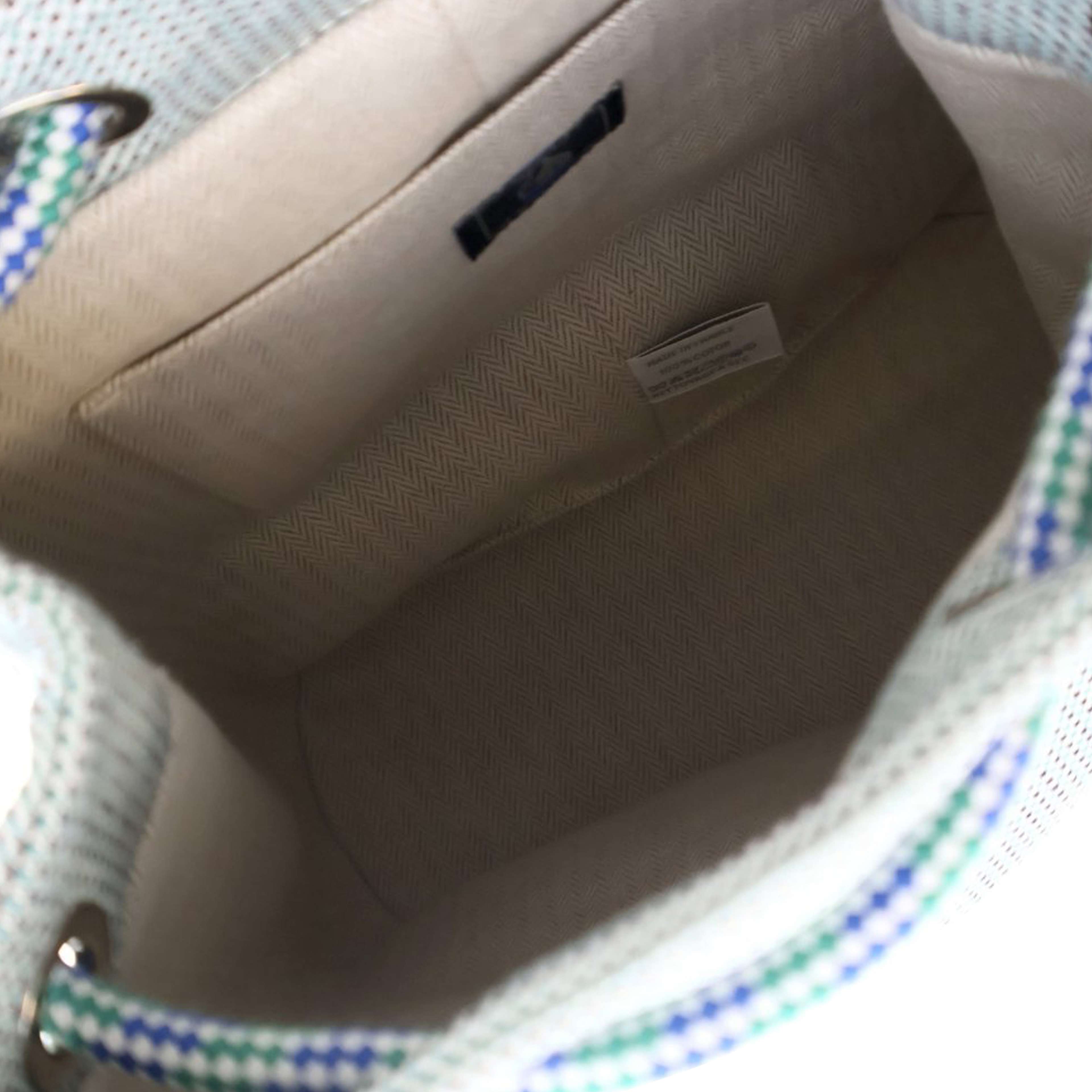 Hermès Canvas Les Cabanes Backpack, från Luxclusif, i färgen light blue. Klicka för att öppna bilden i stort format