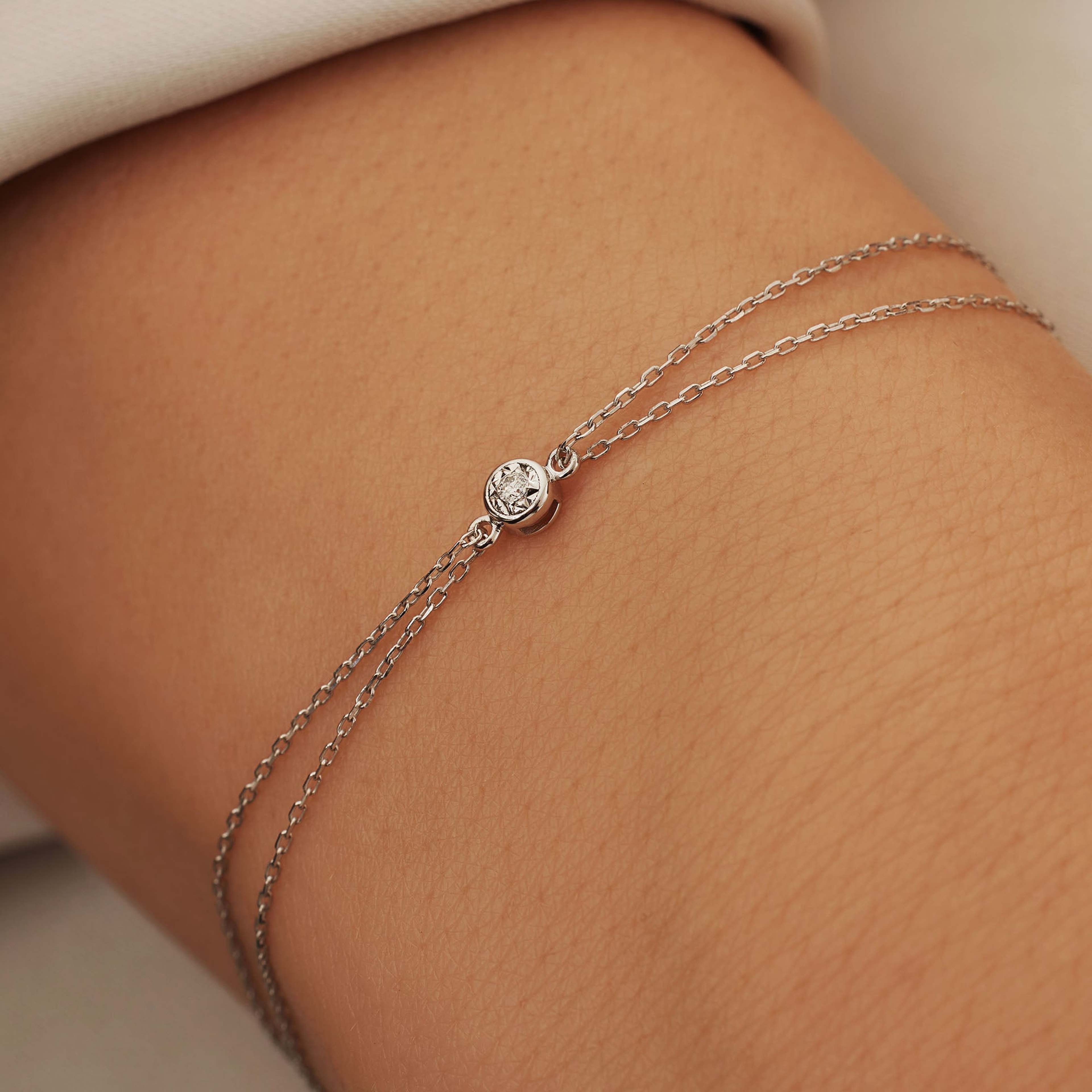 De La Paix Inaya Armband I 14k Vitguld Med Diamant 002 Ct, från Isabel Bernard, i färgen witgoud. Klicka för att öppna bilden i stort format