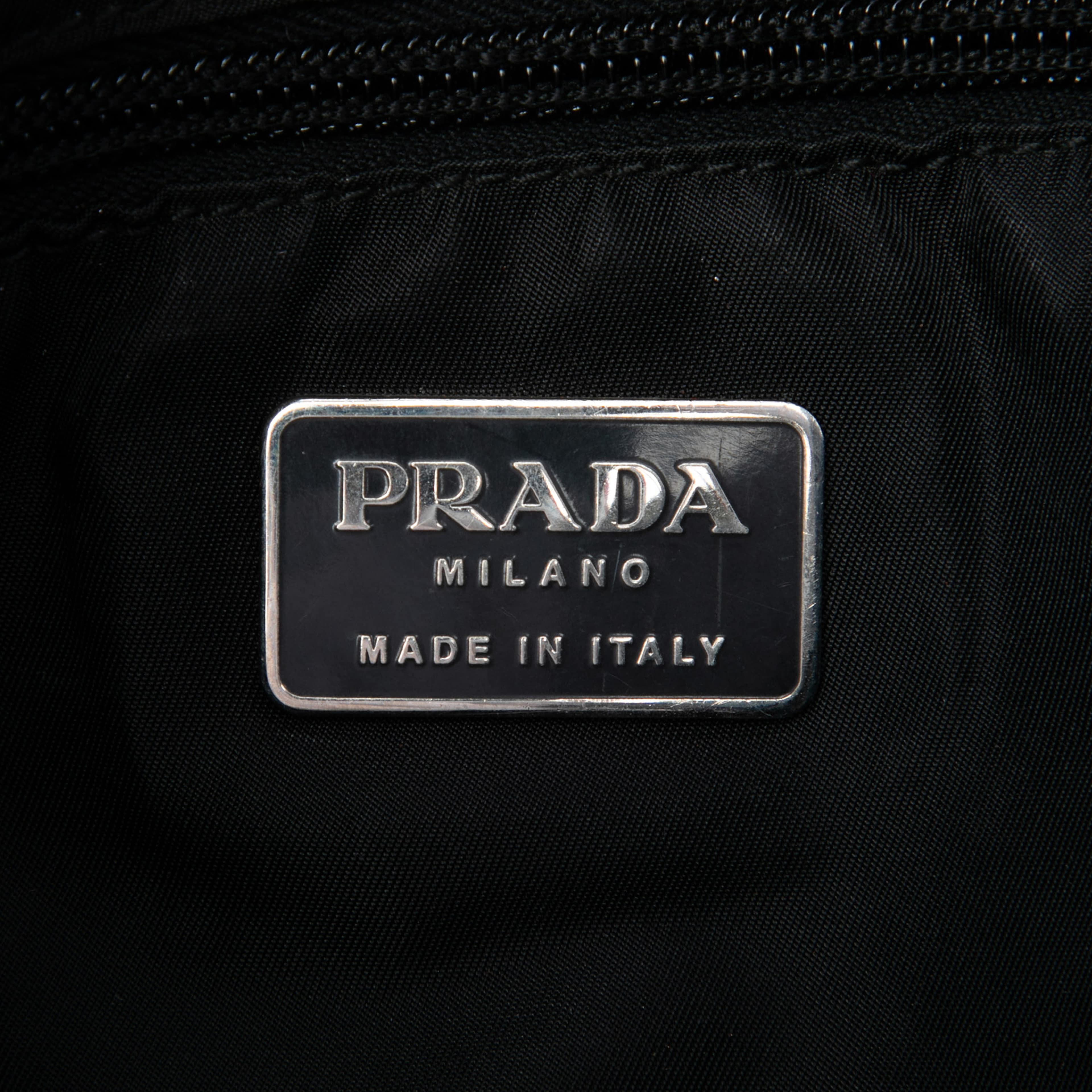 Prada Tessuto Acrylic Handle Bag, från Luxclusif, i färgen black. Klicka för att öppna bilden i stort format