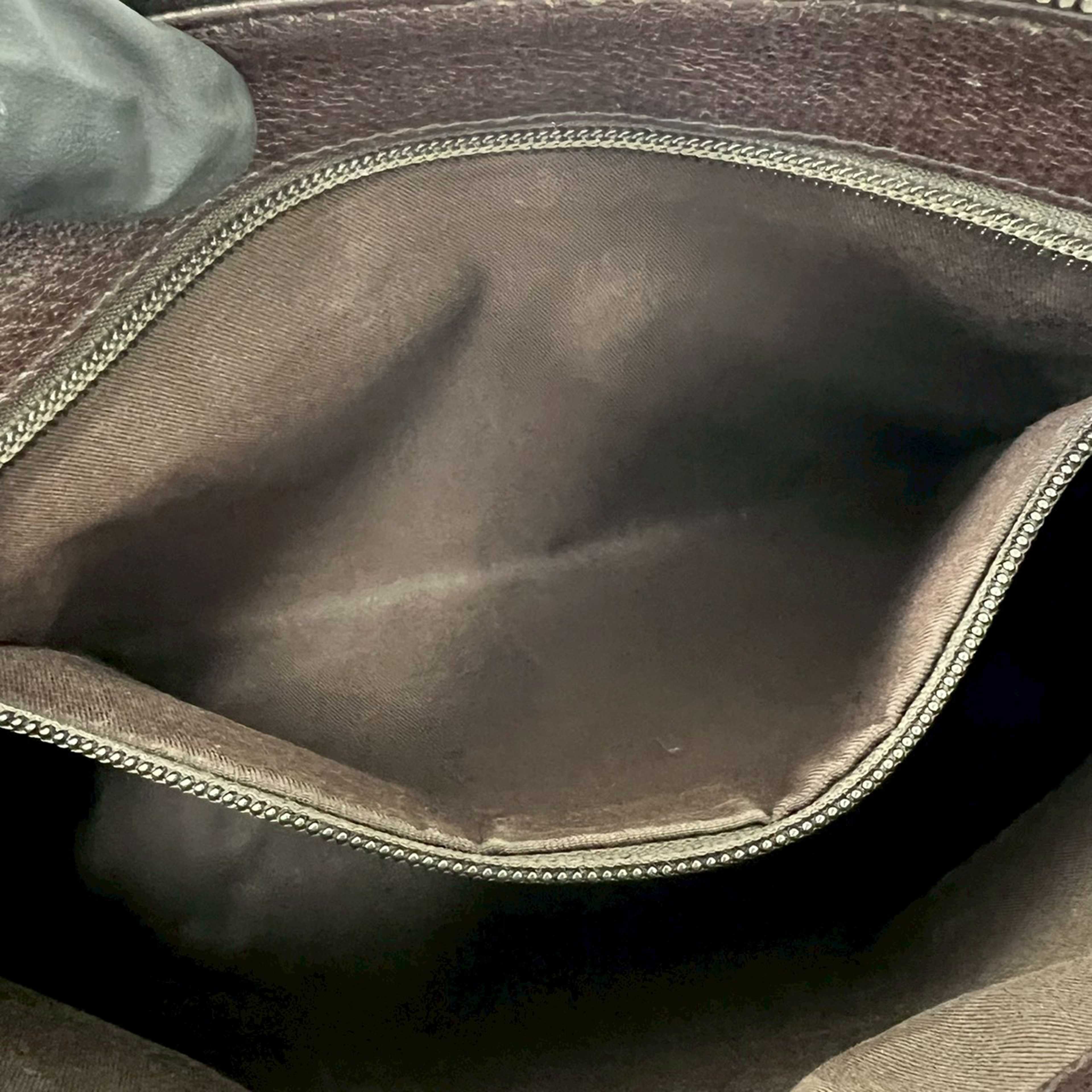 Gucci Gg Canvas Crossbody, från Luxclusif, i färgen beige. Klicka för att öppna bilden i stort format