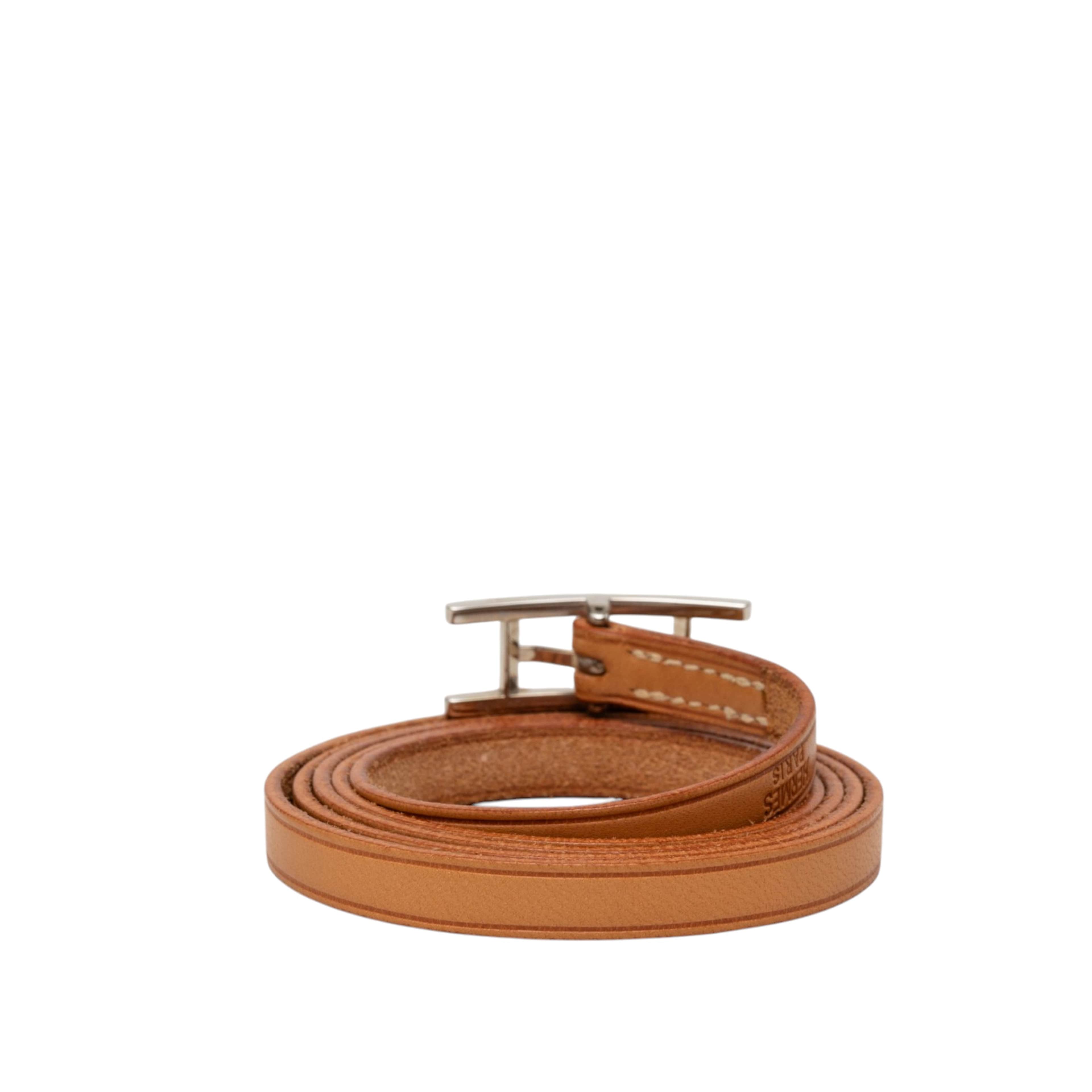 Hermès Swift Behapi Triple Tour Bracelet, från Luxclusif, i färgen brun. Klicka för att öppna bilden i stort format