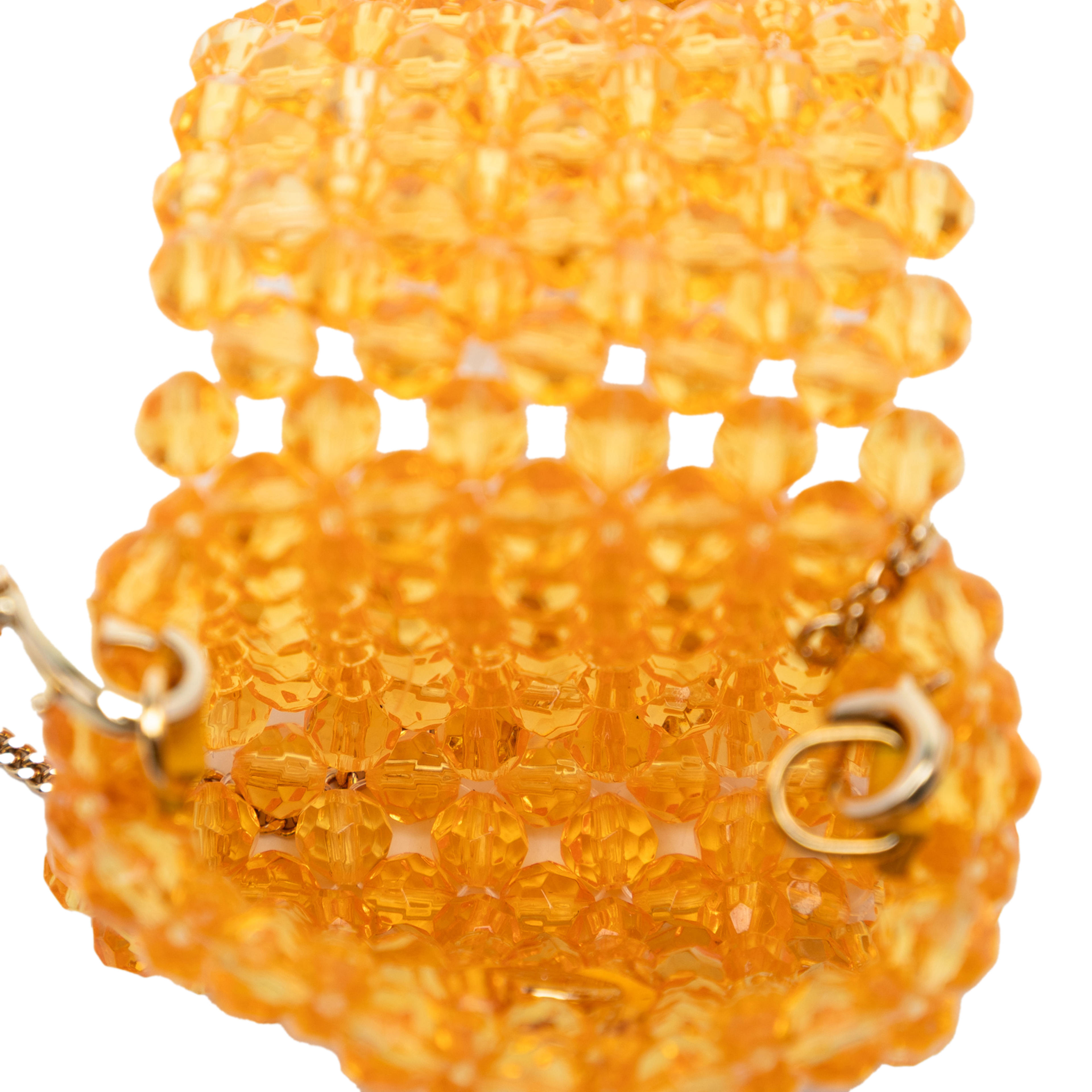 Fendi Mini Glass Vitello King Beaded Pico Baguette Charm, från Luxclusif, i färgen orange. Klicka för att öppna bilden i stort format