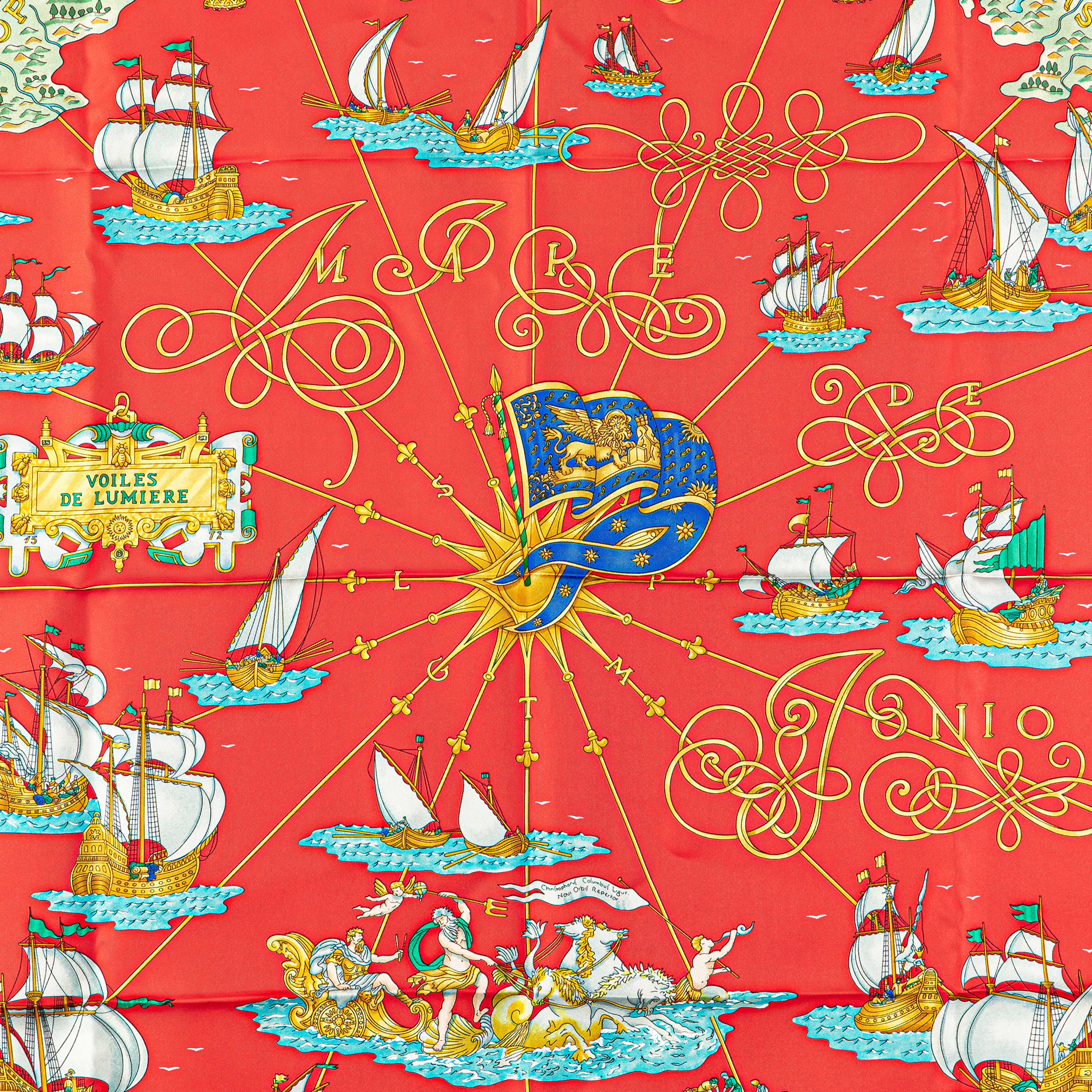 Hermès Voiles De Lumiere Silk Scarf, från Luxclusif, i färgen red.
