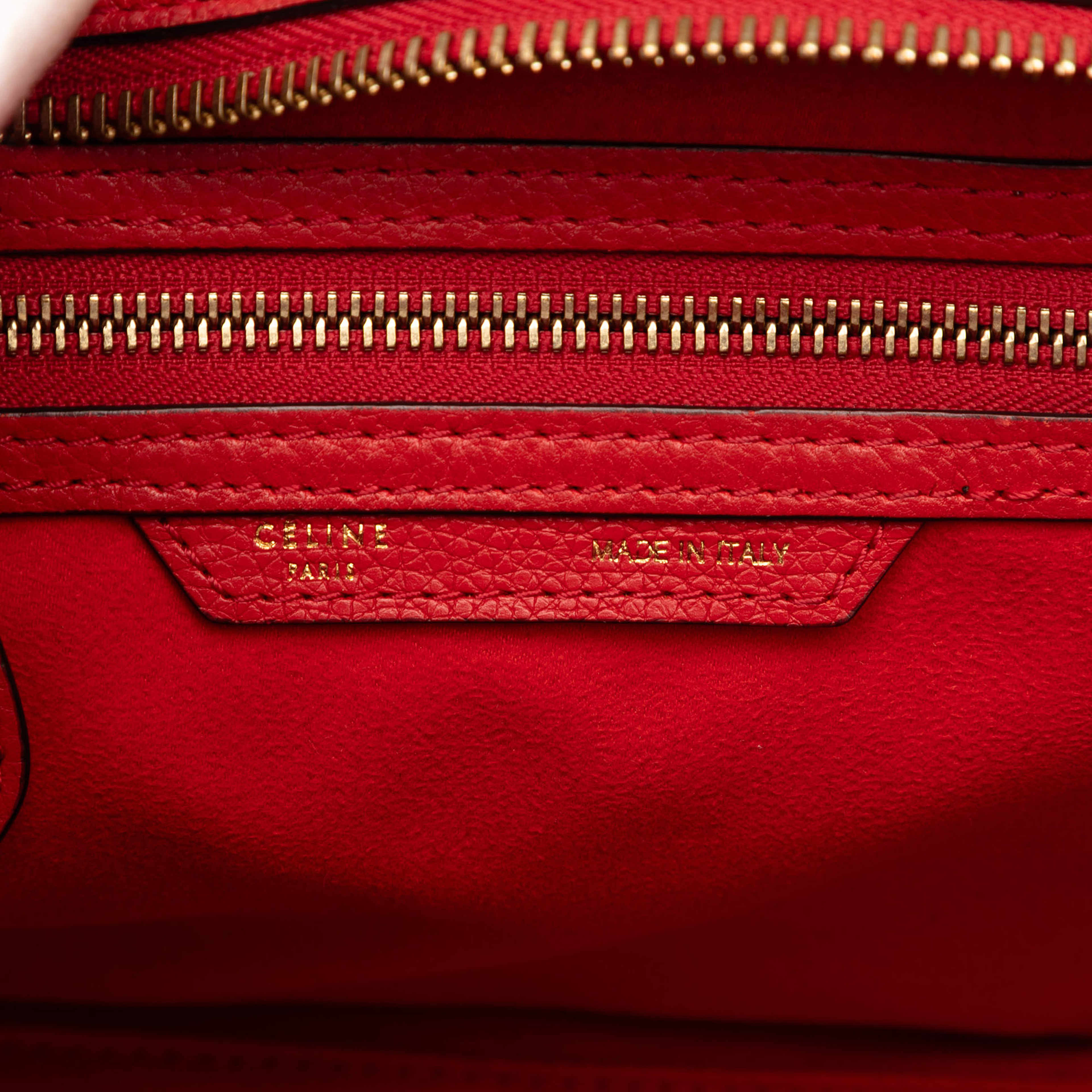 Celine Micro Calfskin Luggage Tote, från Luxclusif, i färgen röd. Klicka för att öppna bilden i stort format