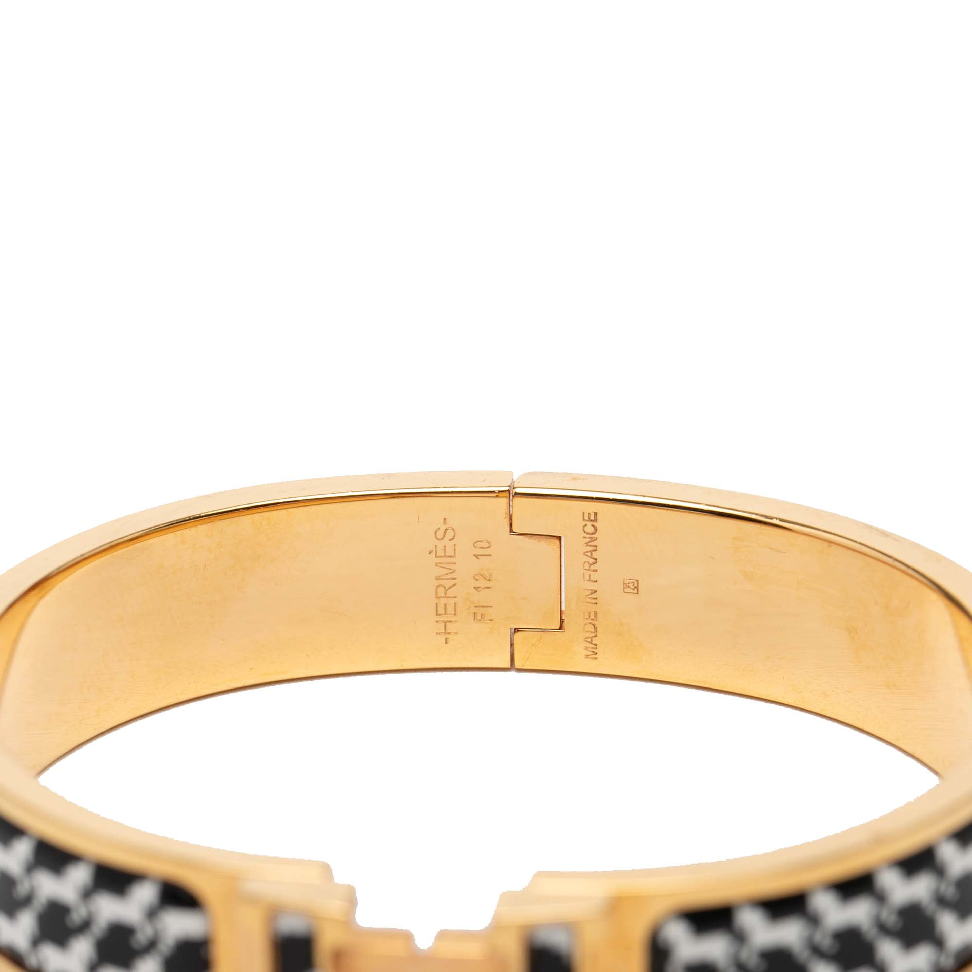 Hermès Narrow Enamel Cheval Pixel Clic H Bracelet Pm, från Luxclusif, i färgen black. Klicka för att öppna bilden i stort format