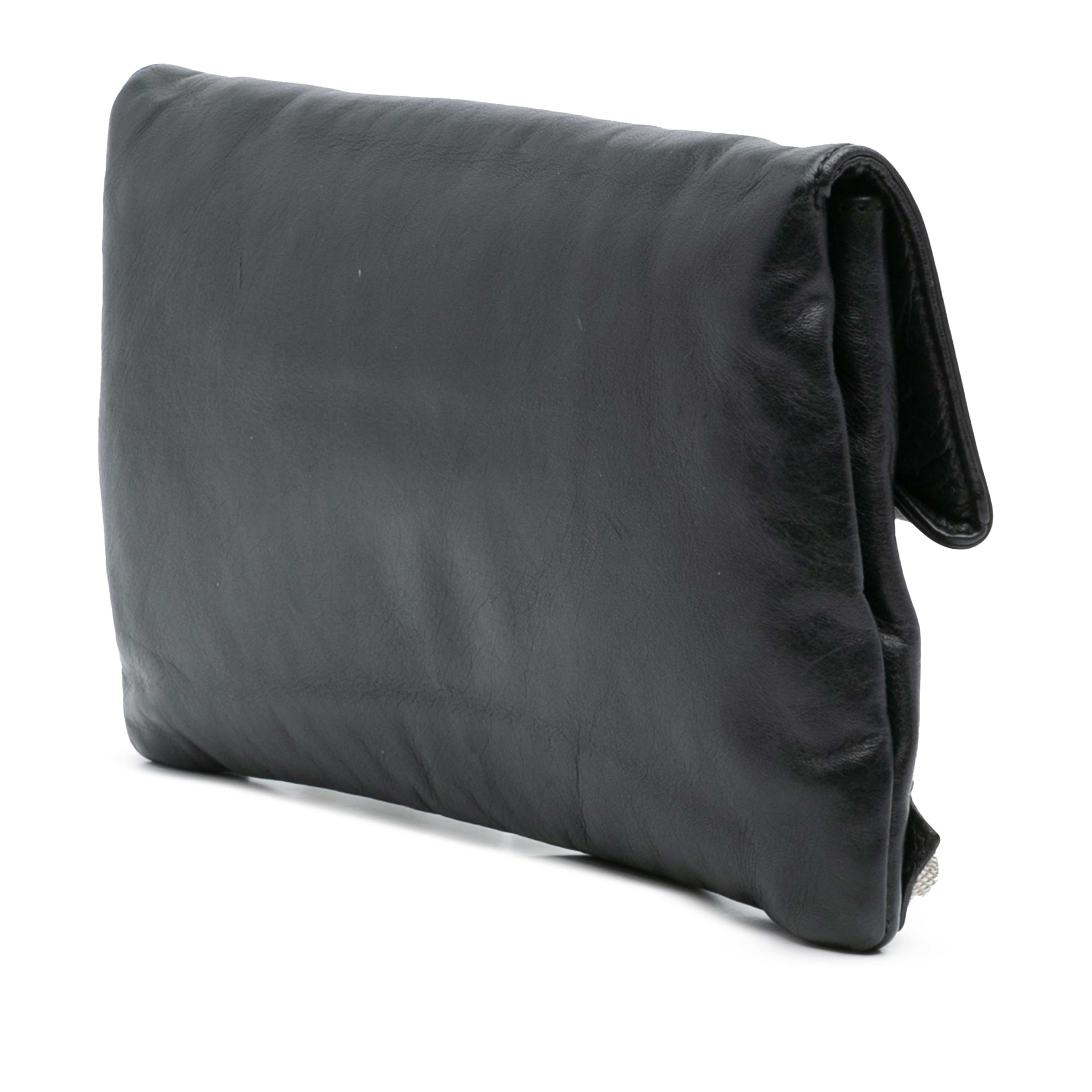 Balenciaga Lambskin Motocross Giant 21 Envelope Clutch, från Luxclusif, i färgen black. Klicka för att öppna bilden i stort format