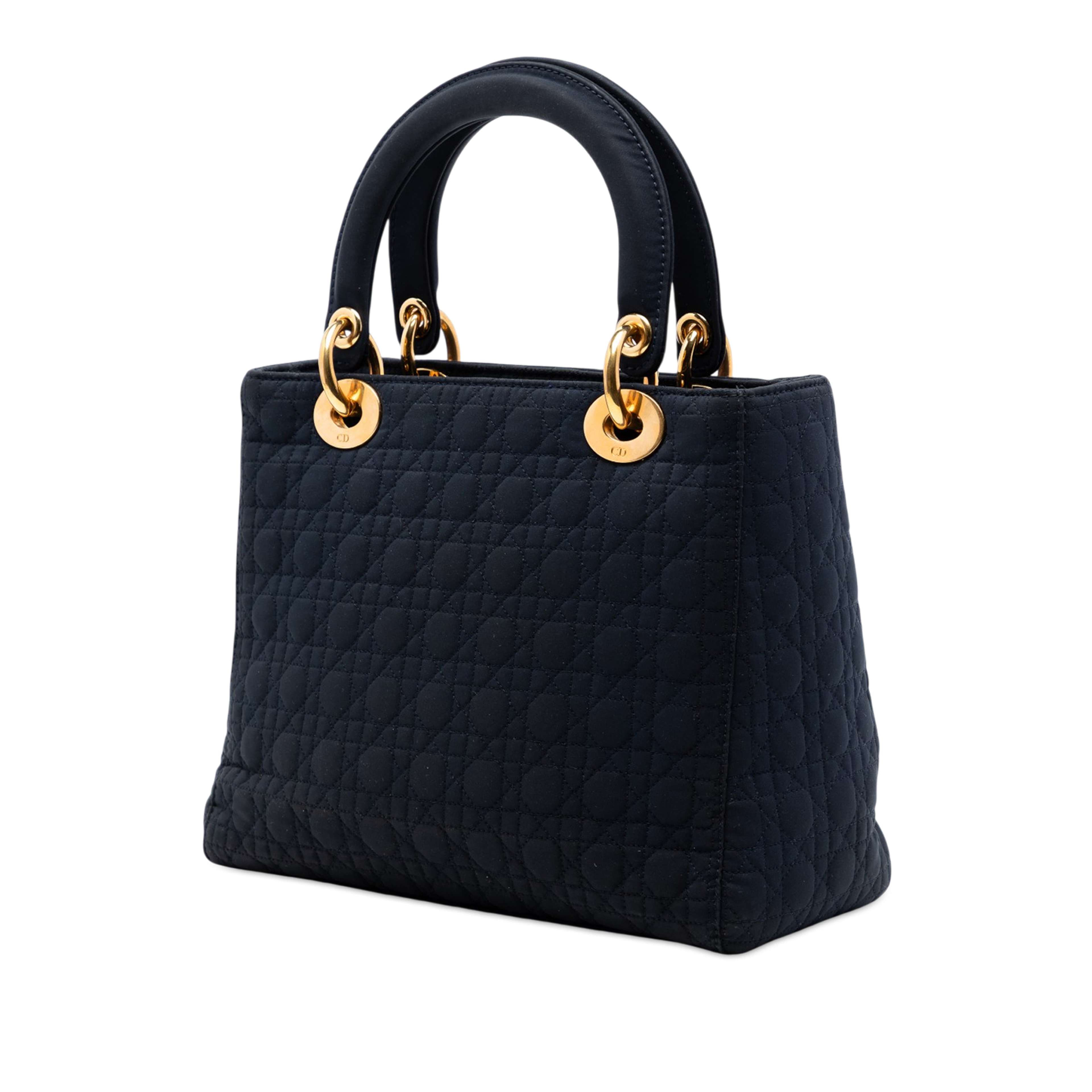 Dior Medium Nylon Microcannage Lady Dior, från Luxclusif, i färgen navy. Klicka för att öppna bilden i stort format