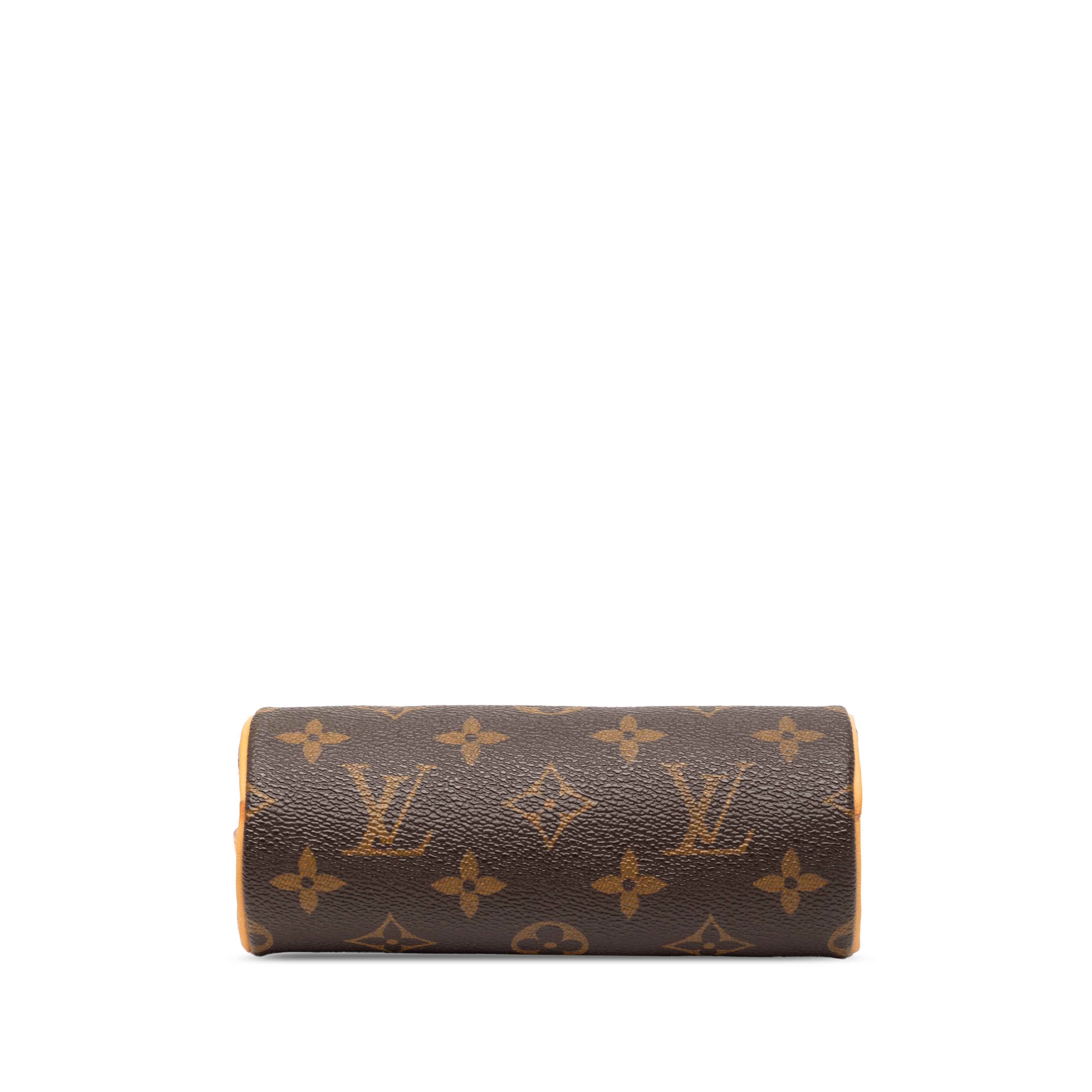 Louis Vuitton Monogram Papillon Pochette, från Luxclusif, i färgen brown. Klicka för att öppna bilden i stort format