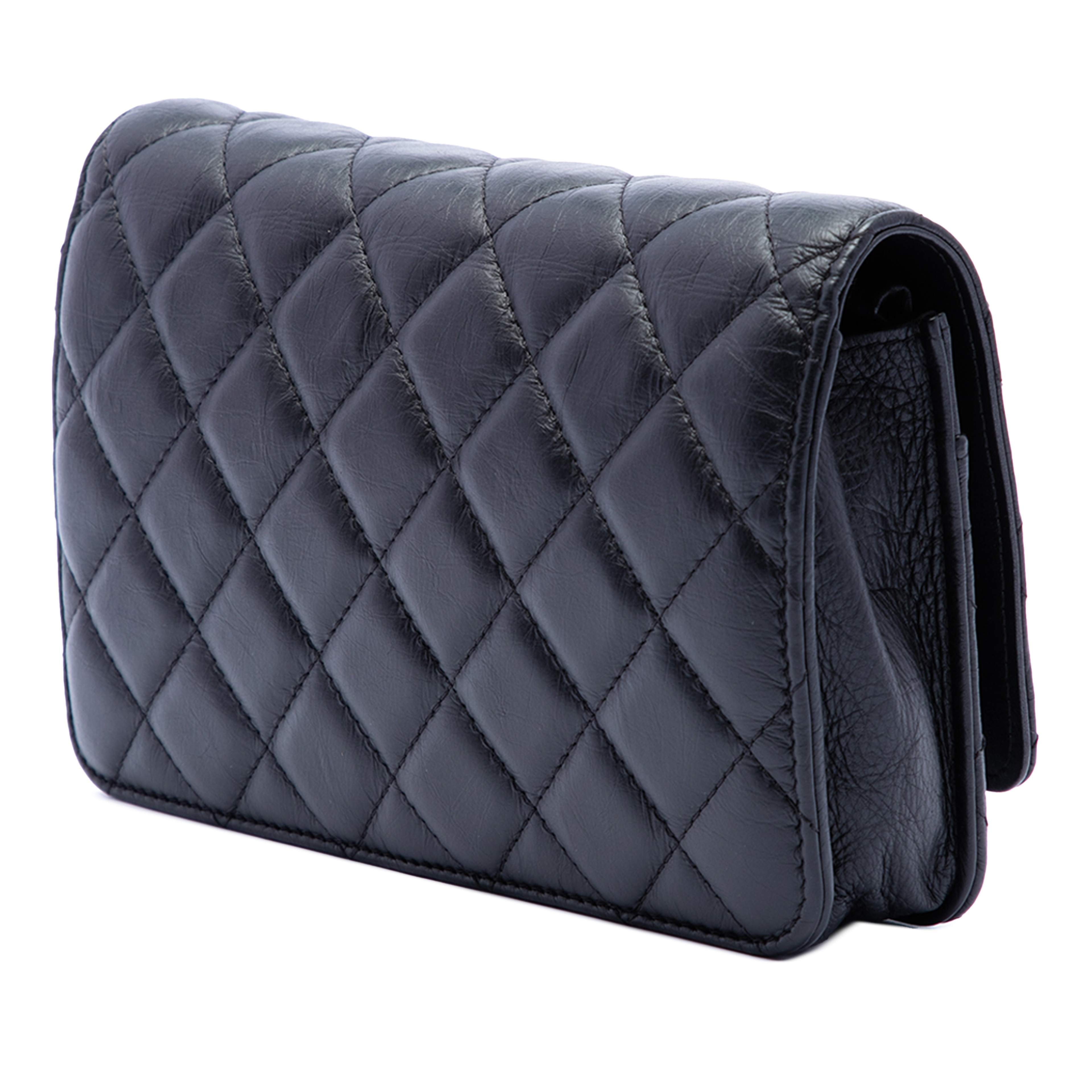 Chanel Cc Quilted Aged Calfskin Tassel Wallet On Chain, från Luxclusif, i färgen svart. Klicka för att öppna bilden i stort format