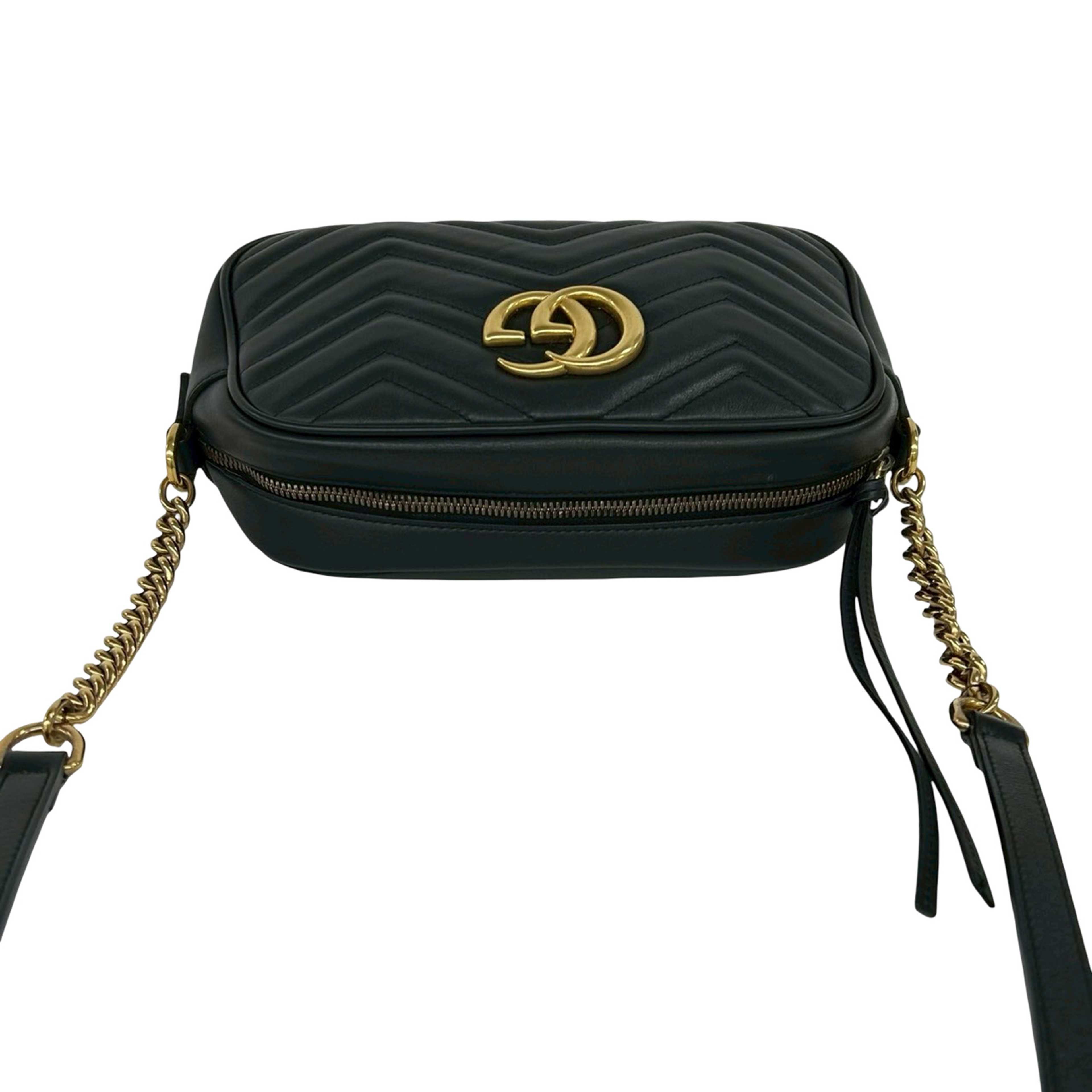 Gucci Small Gg Marmont Matelasse Calfskin Crossbody, från Luxclusif, i färgen svart. Klicka för att öppna bilden i stort format