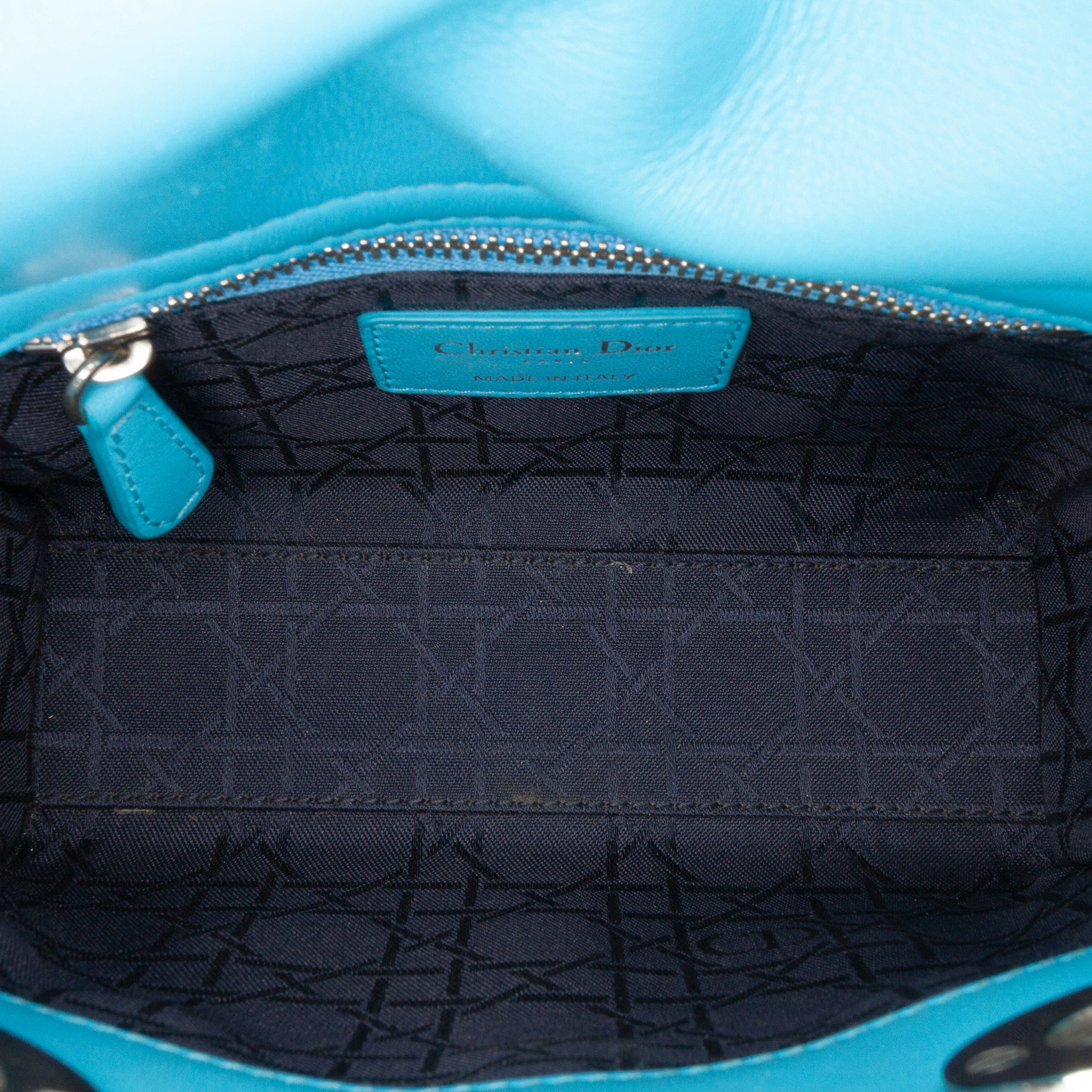 Dior Mini Lambskin Cannage Lady Dior, från Luxclusif, i färgen aqua. Klicka för att öppna bilden i stort format