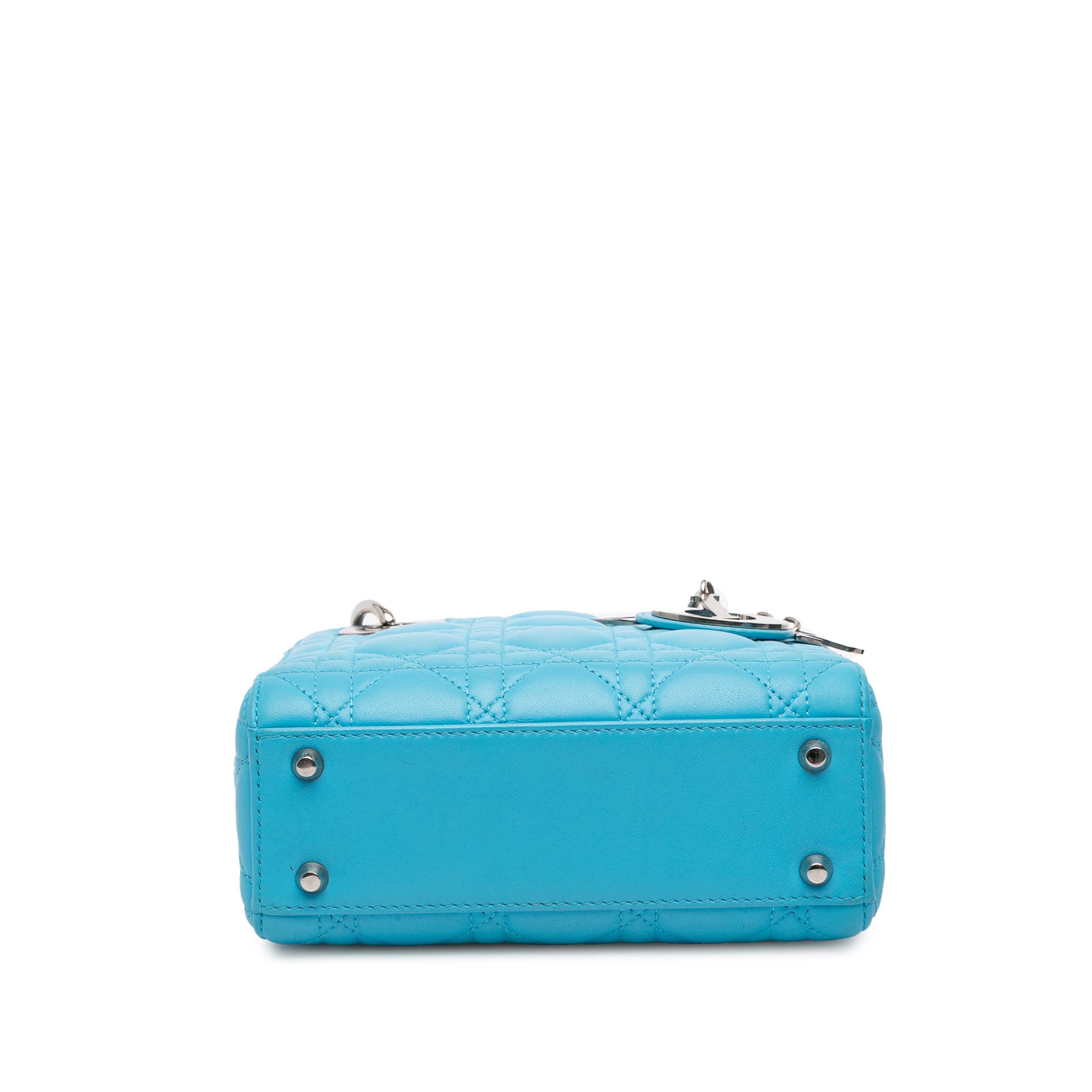 Dior Mini Lambskin Cannage Lady Dior, från Luxclusif, i färgen aqua. Klicka för att öppna bilden i stort format