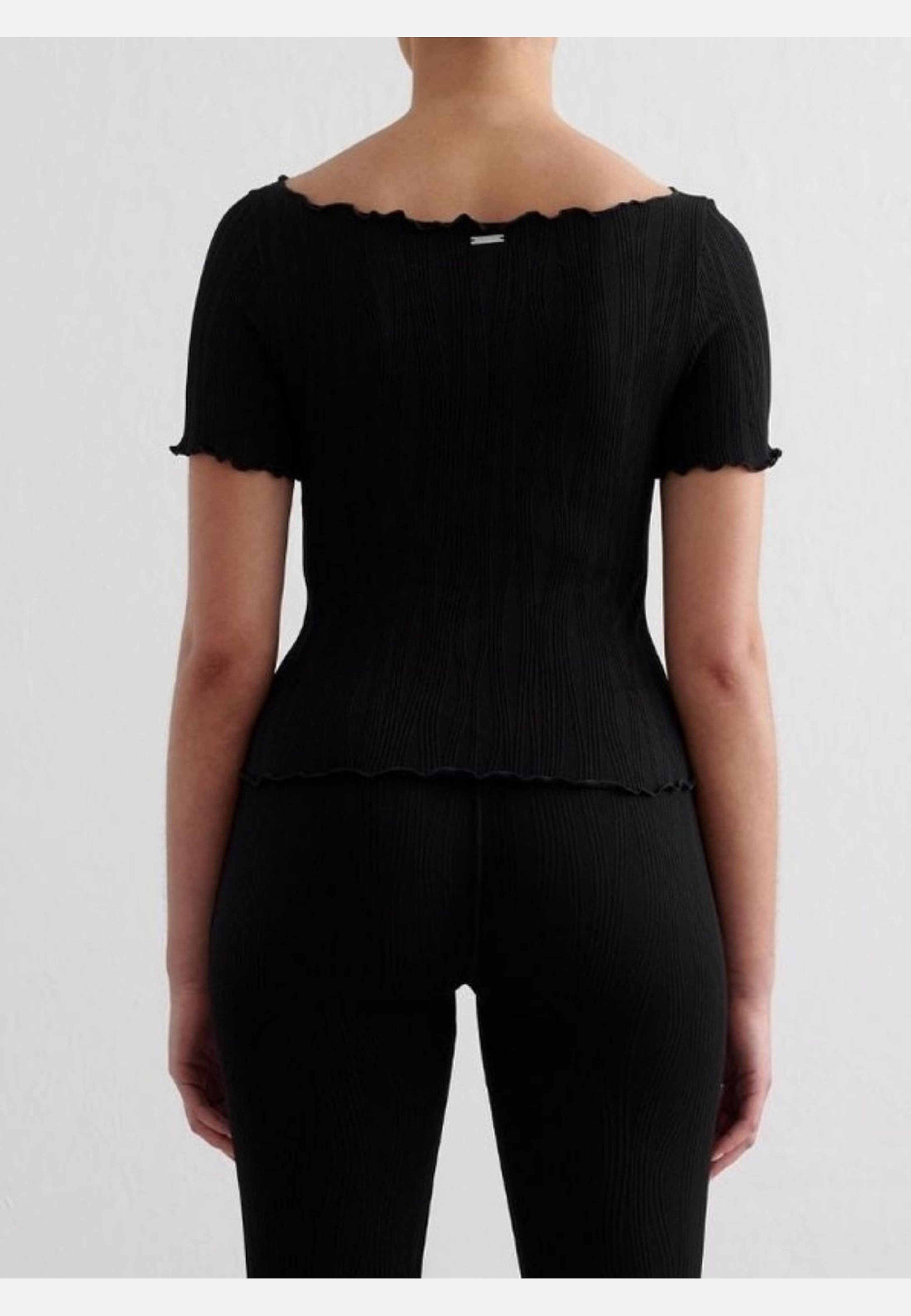 Black Tulip Short Sleeve Top