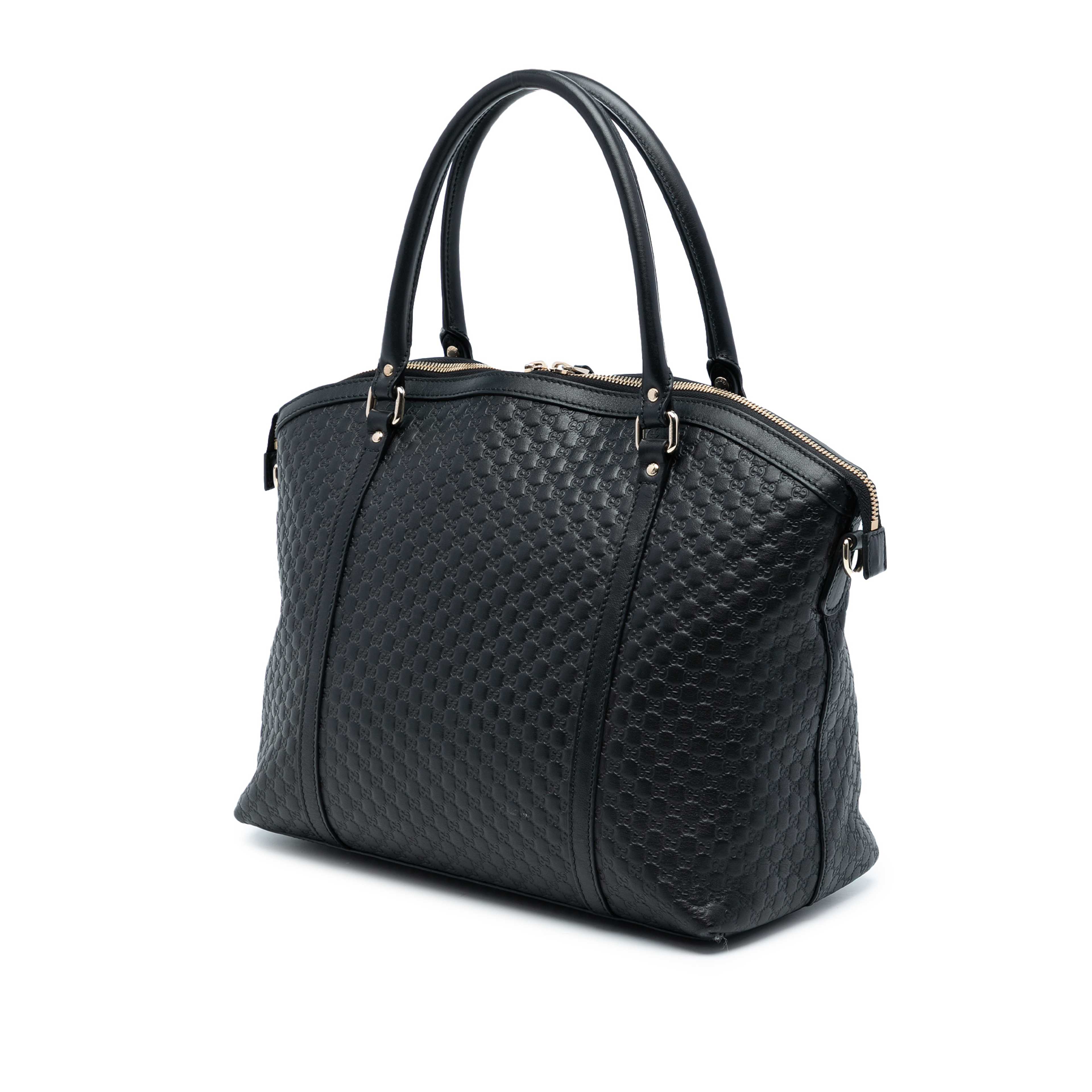 Gucci Large Microguccissima Dome Satchel, från Luxclusif, i färgen black. Klicka för att öppna bilden i stort format