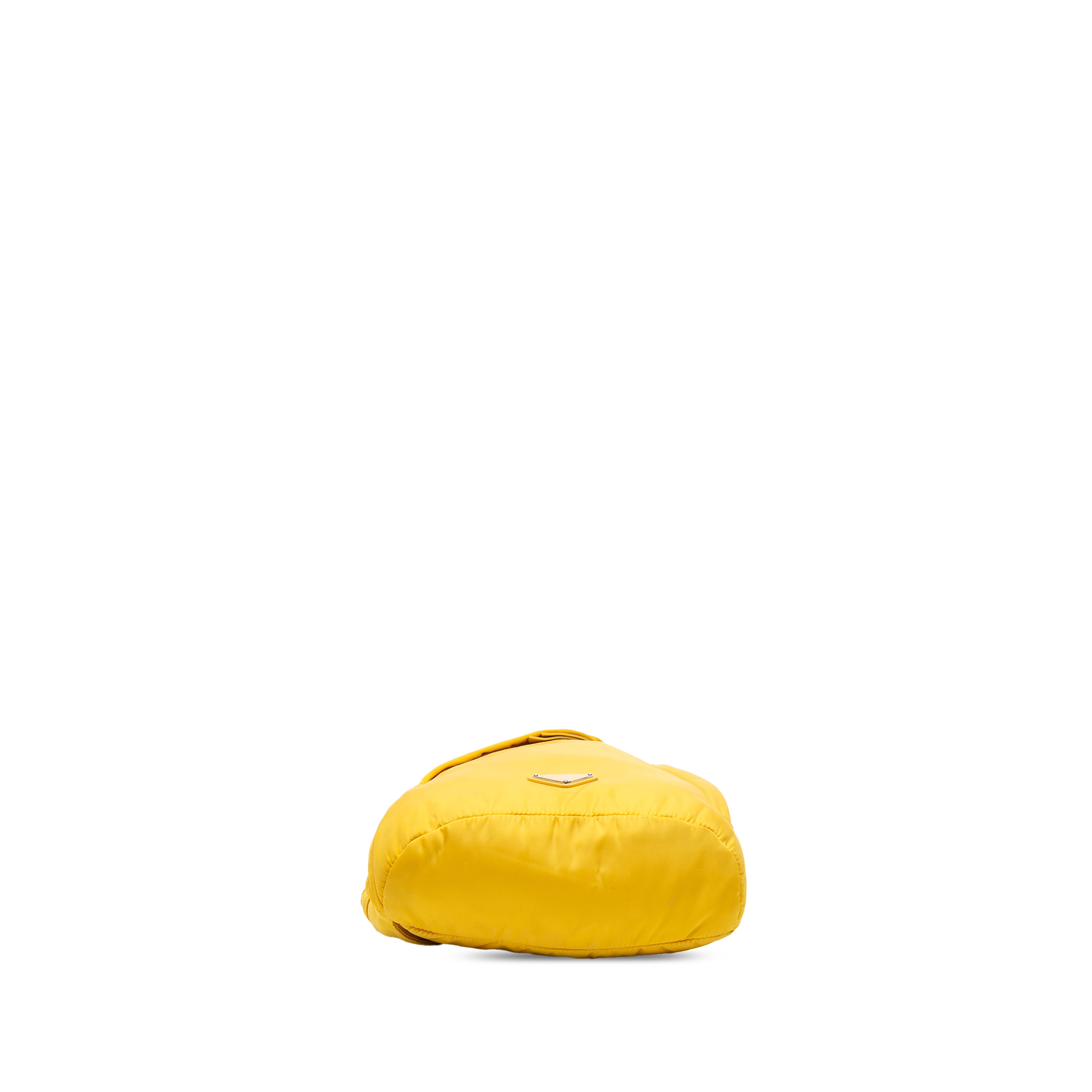 Prada Re Nylon Sling Bag, från Luxclusif, i färgen yellow. Klicka för att öppna bilden i stort format