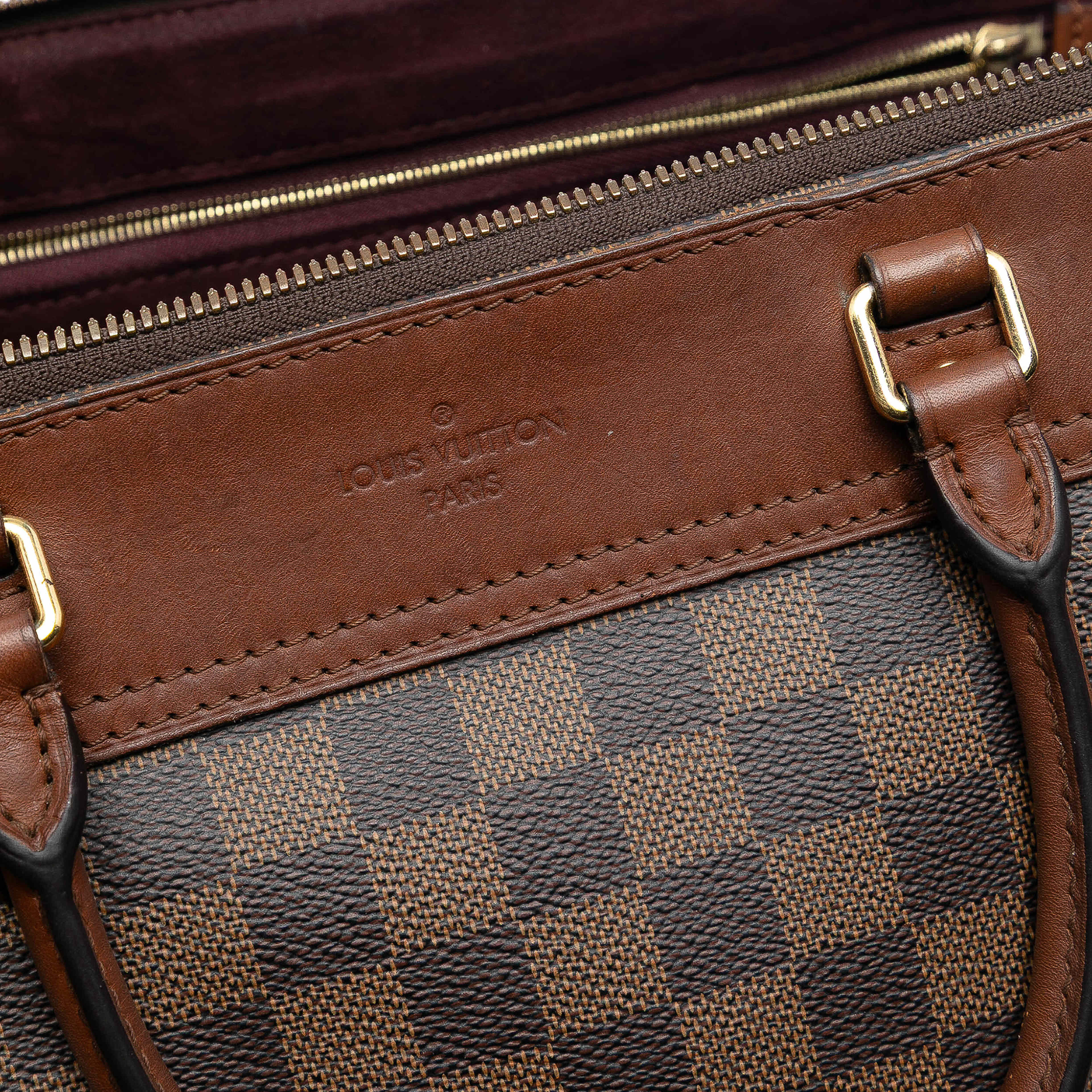 Louis Vuitton Damier Ebene Greenwich Pm, från Luxclusif, i färgen brown. Klicka för att öppna bilden i stort format