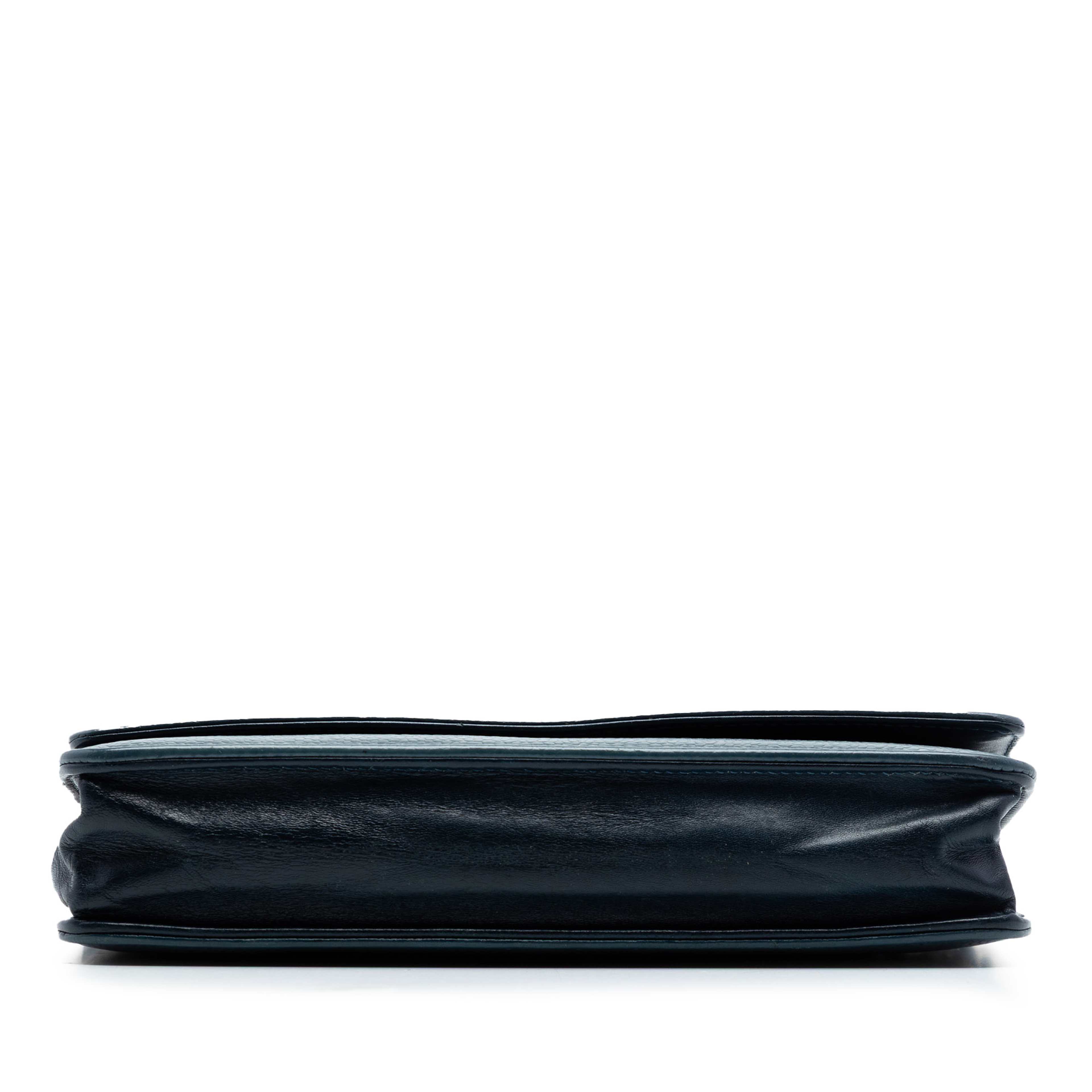 Chanel Cc Caviar Wallet On Chain, från Luxclusif, i färgen blå. Klicka för att öppna bilden i stort format
