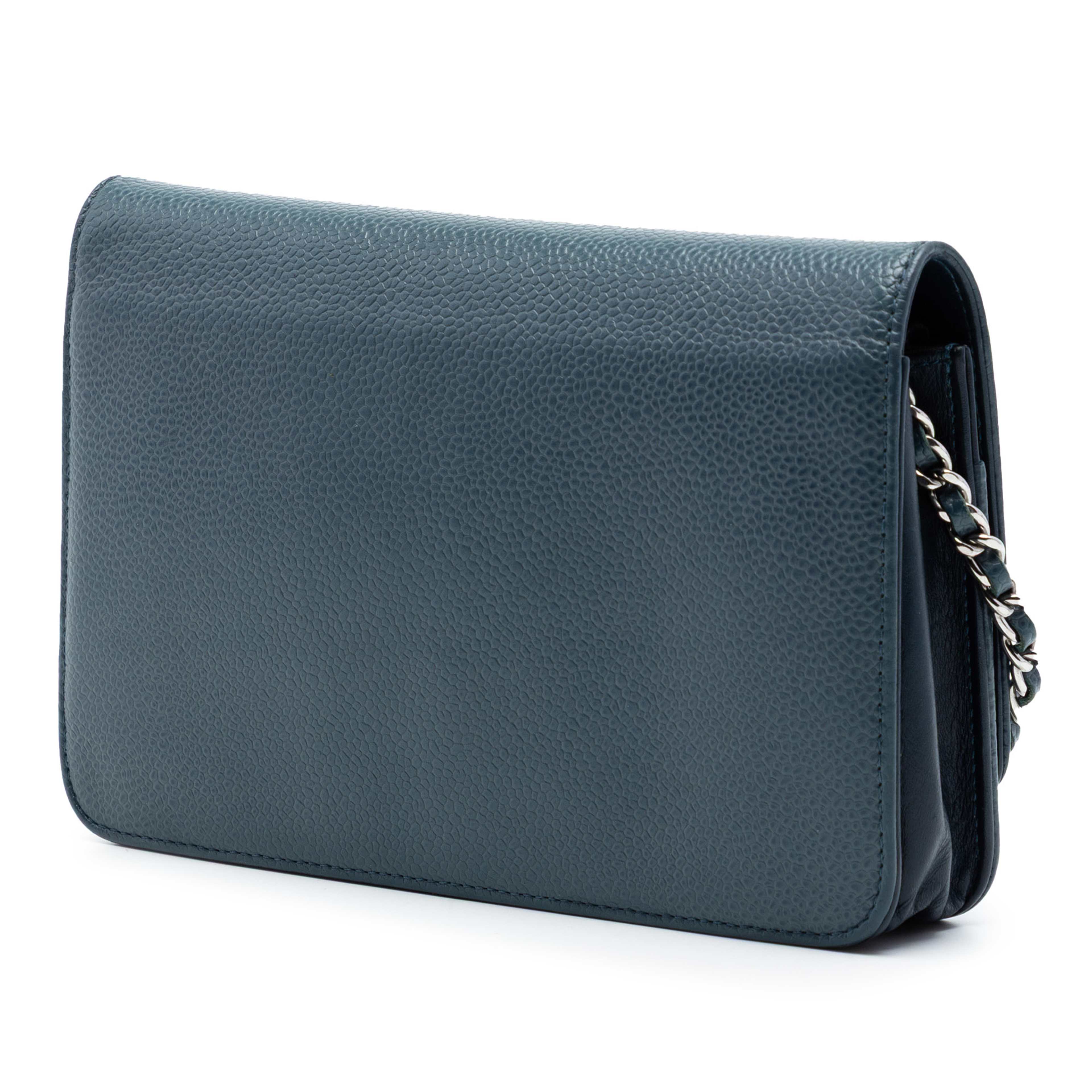 Chanel Cc Caviar Wallet On Chain, från Luxclusif, i färgen blå. Klicka för att öppna bilden i stort format