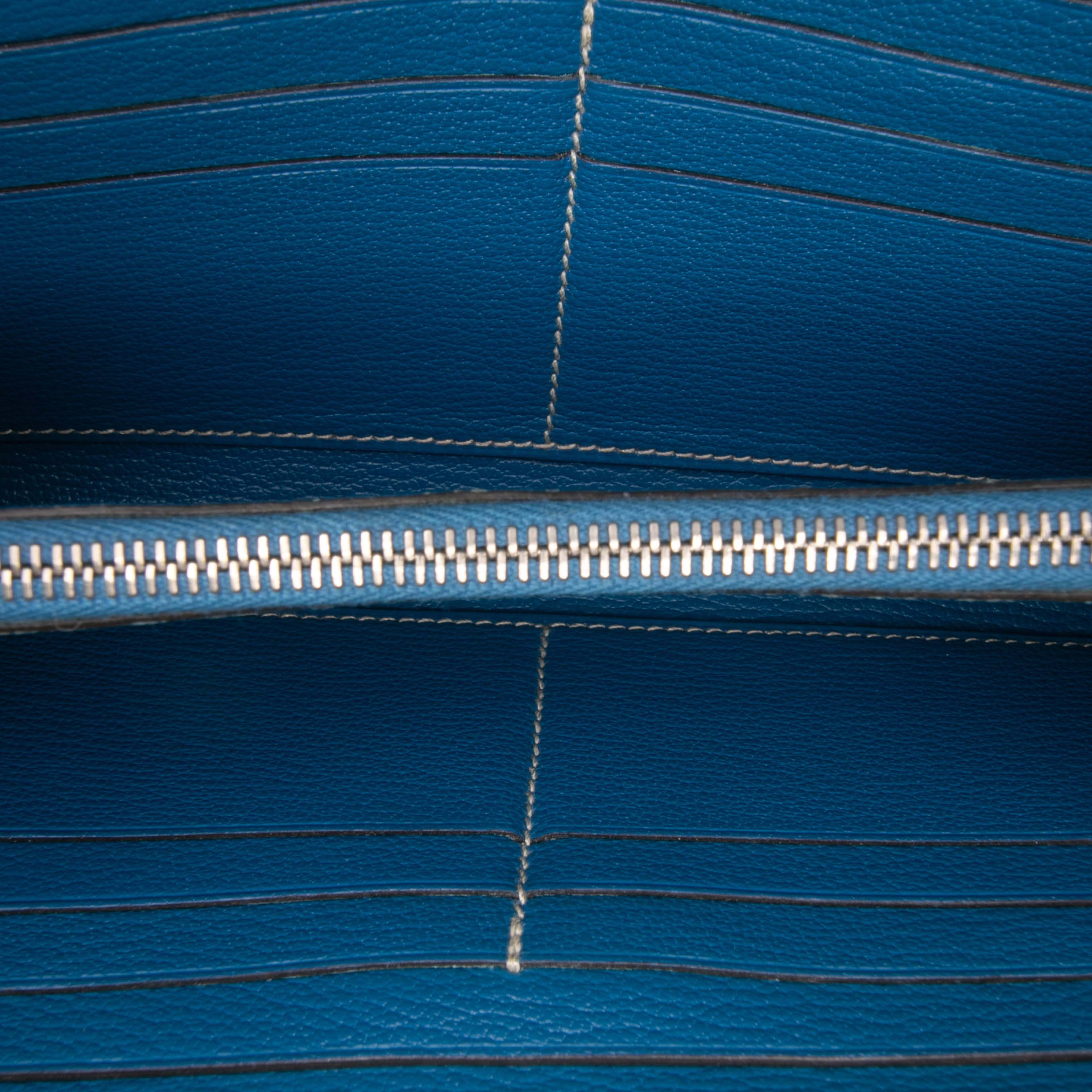 Hermès Epsom Kelly Longue Wallet, från Luxclusif, i färgen blue. Klicka för att öppna bilden i stort format
