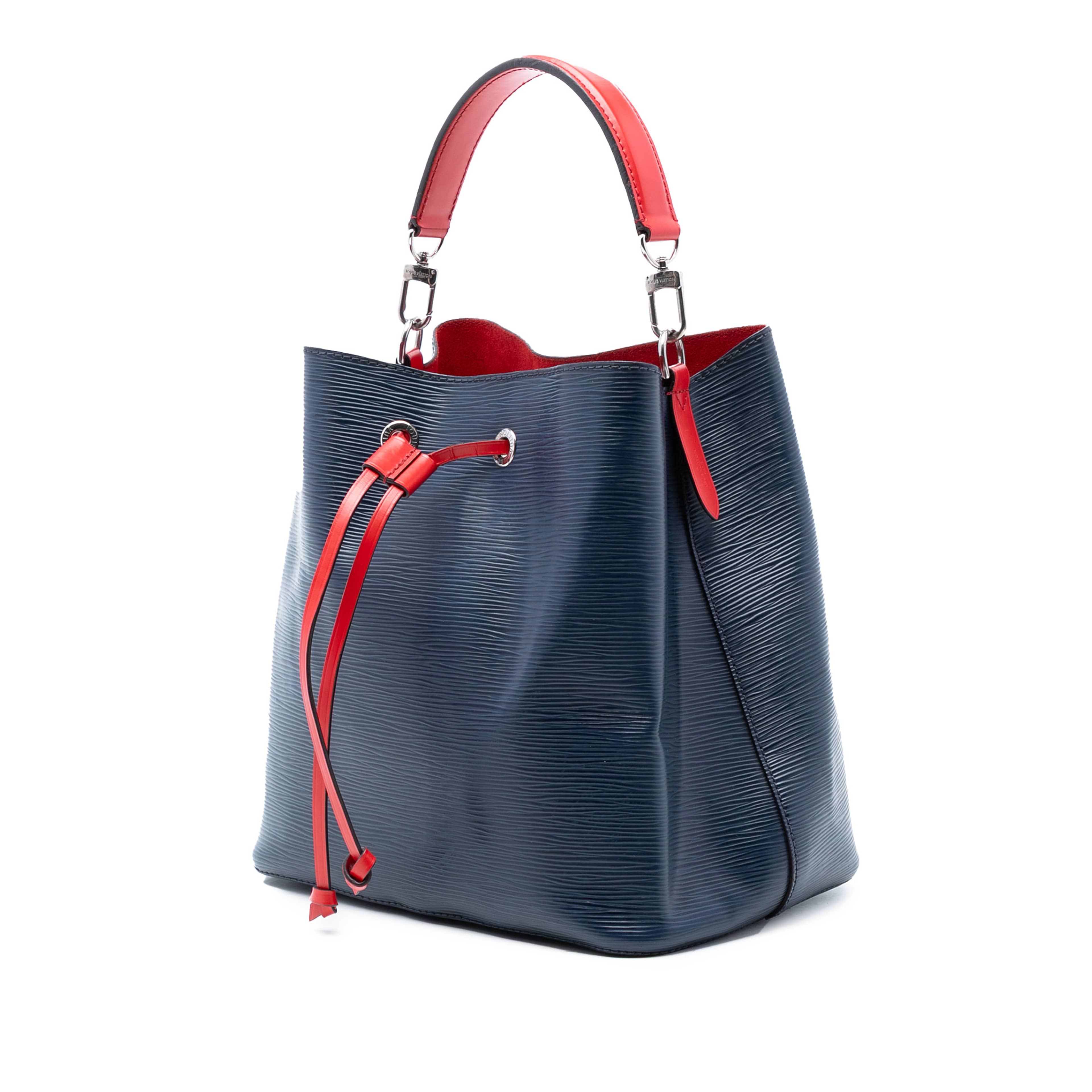 Louis Vuitton Epi Neonoe Mm, från Luxclusif, i färgen blå. Klicka för att öppna bilden i stort format
