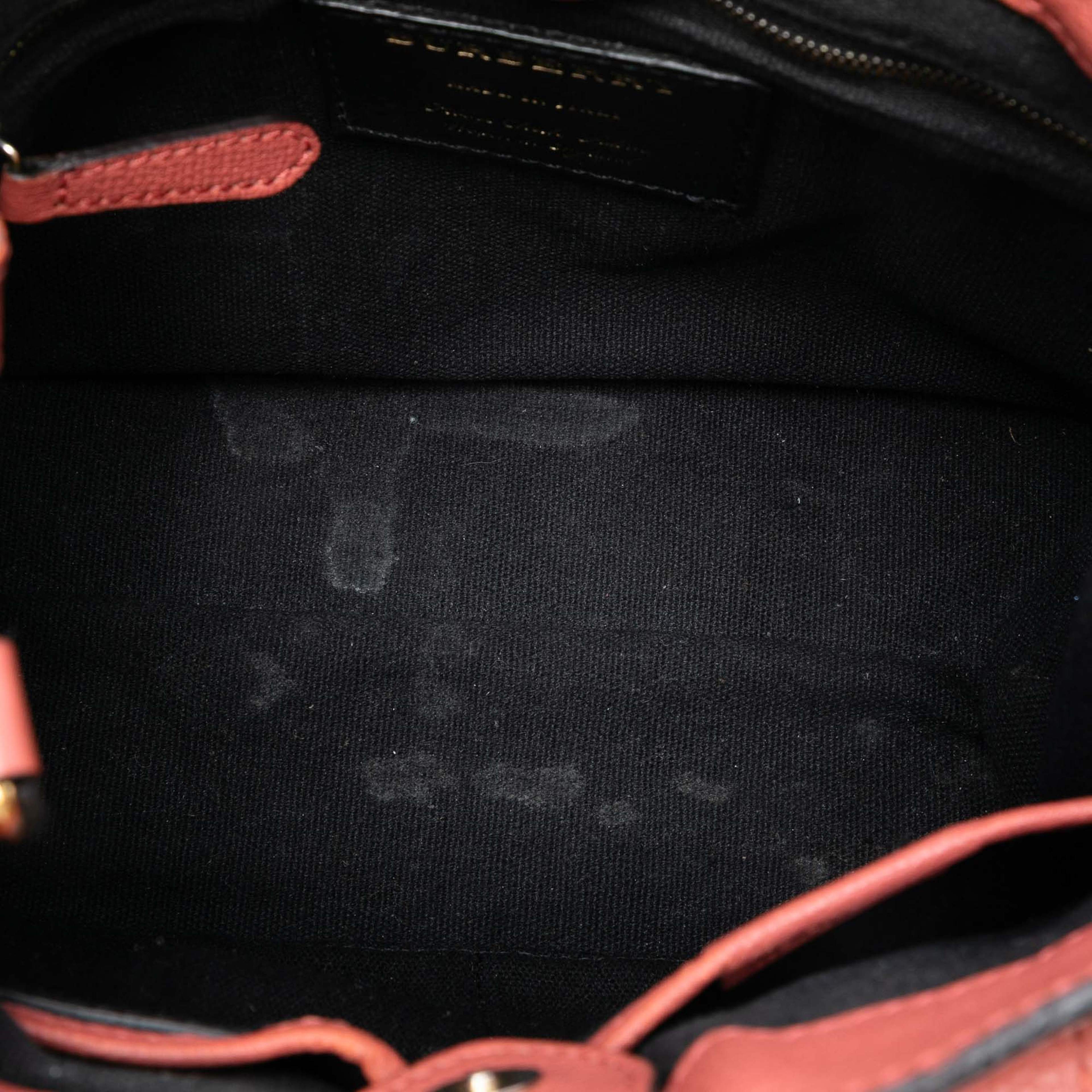 Burberry Small Grainy Calfskin And House Check Banner Satchel, från Luxclusif, i färgen blush. Klicka för att öppna bilden i stort format