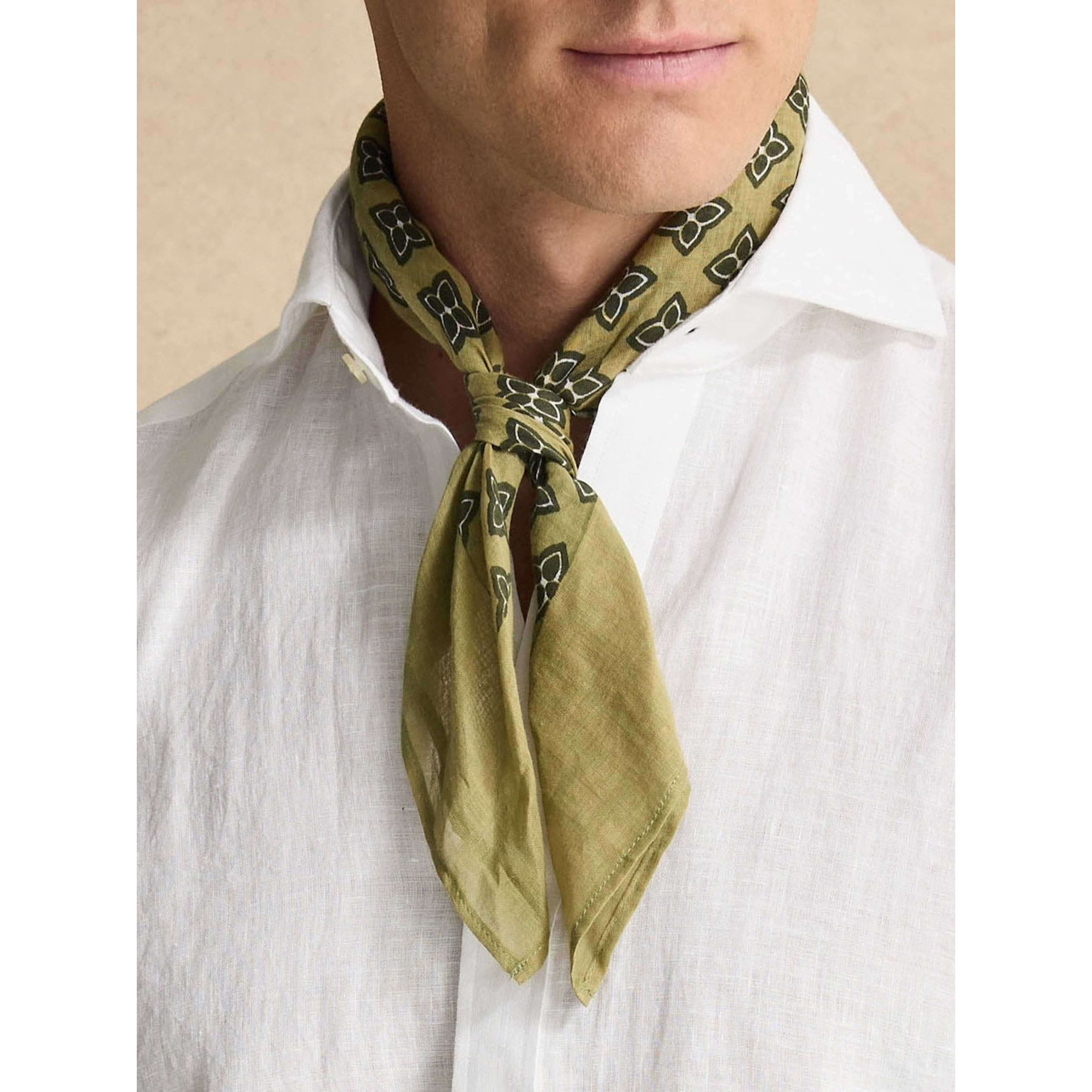 Cotton Patterned Bandana, från John Henric, i färgen light green. Klicka för att öppna bilden i stort format