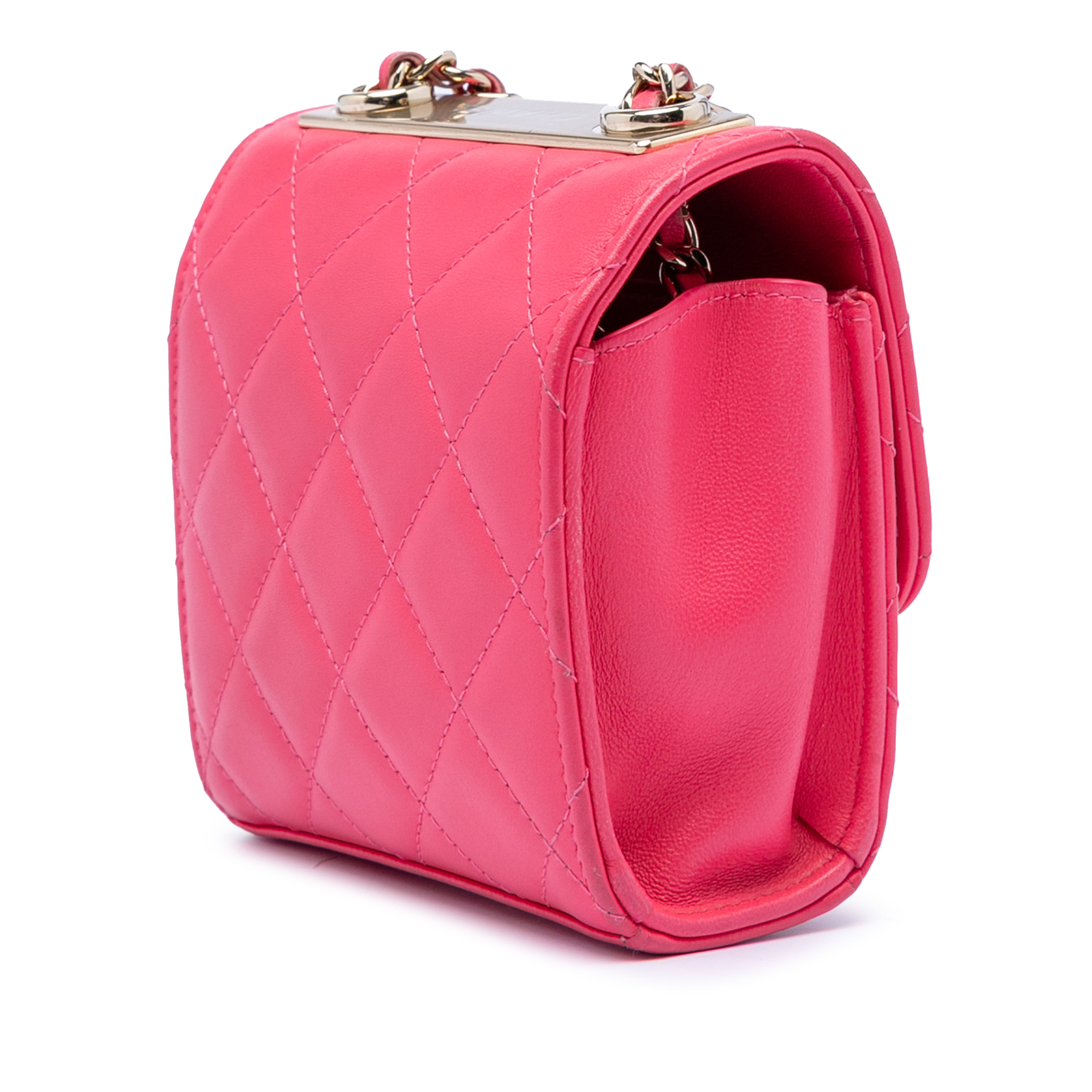 Chanel Mini Quilted Lambskin Trendy Cc Clutch With Chain, från Luxclusif, i färgen pink. Klicka för att öppna bilden i stort format