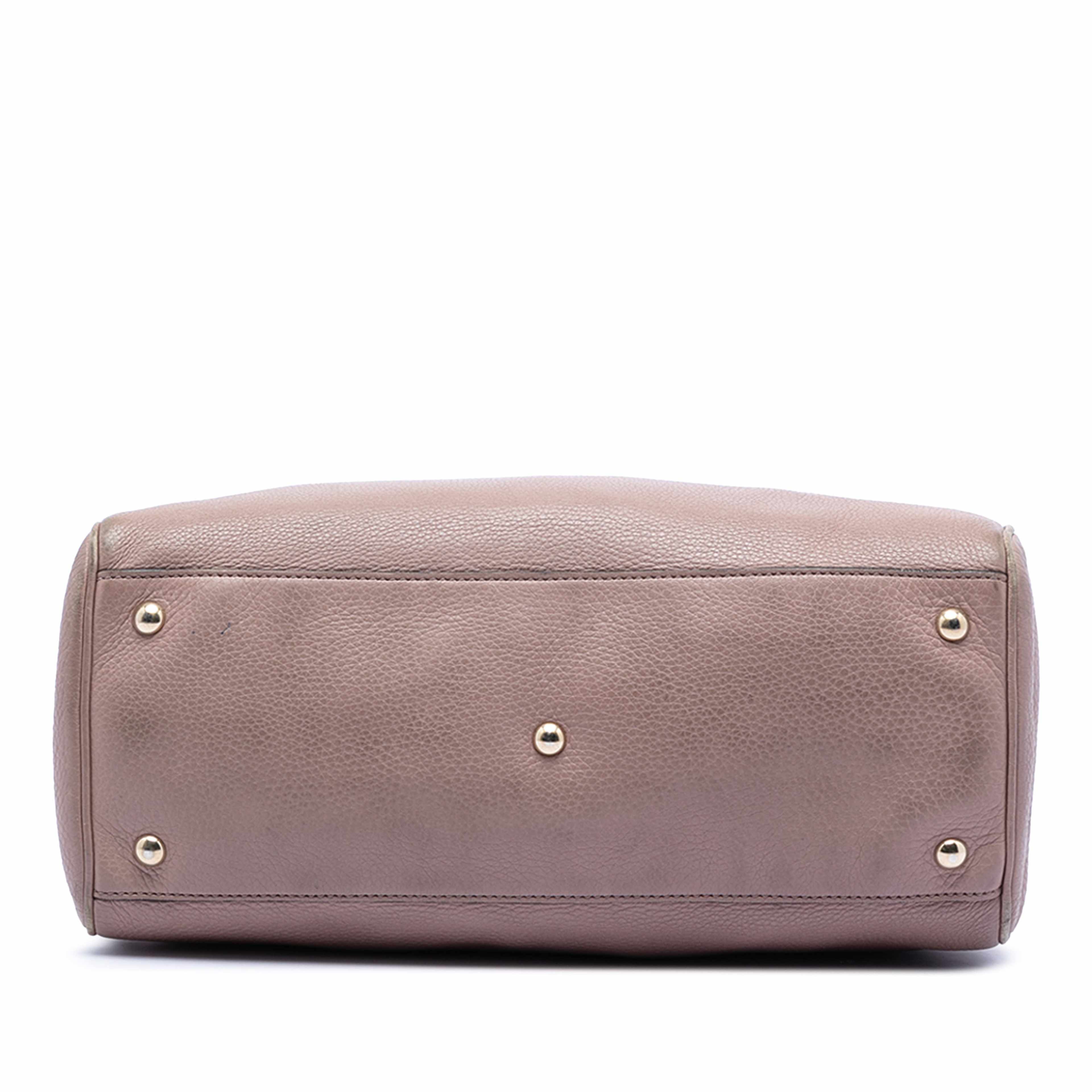 Gucci Medium Calfskin Bamboo Shopper Satchel, från Luxclusif, i färgen brun. Klicka för att öppna bilden i stort format