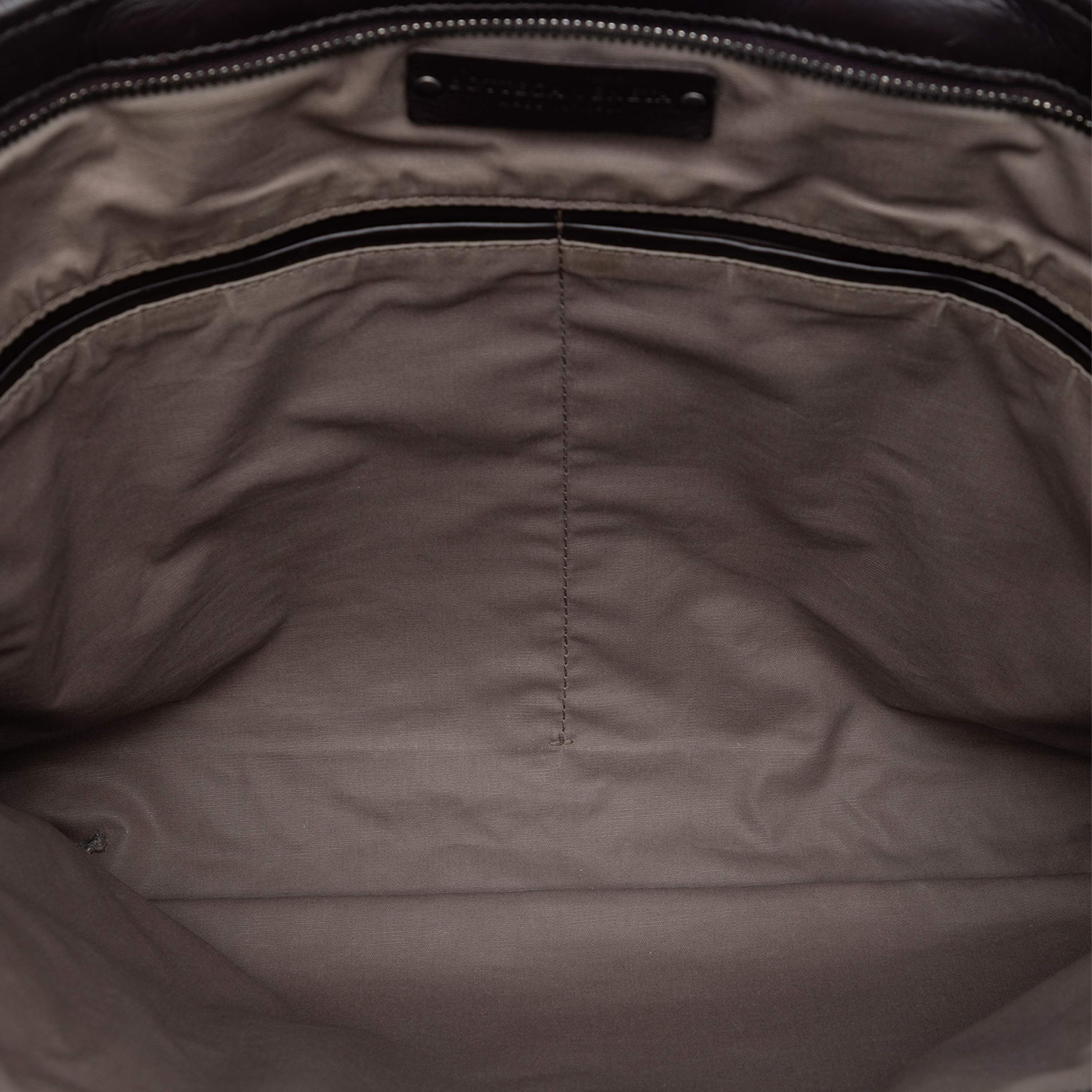 Bottega Veneta Nappa Intrecciato Business Bag, från Luxclusif, i färgen dark brown. Klicka för att öppna bilden i stort format