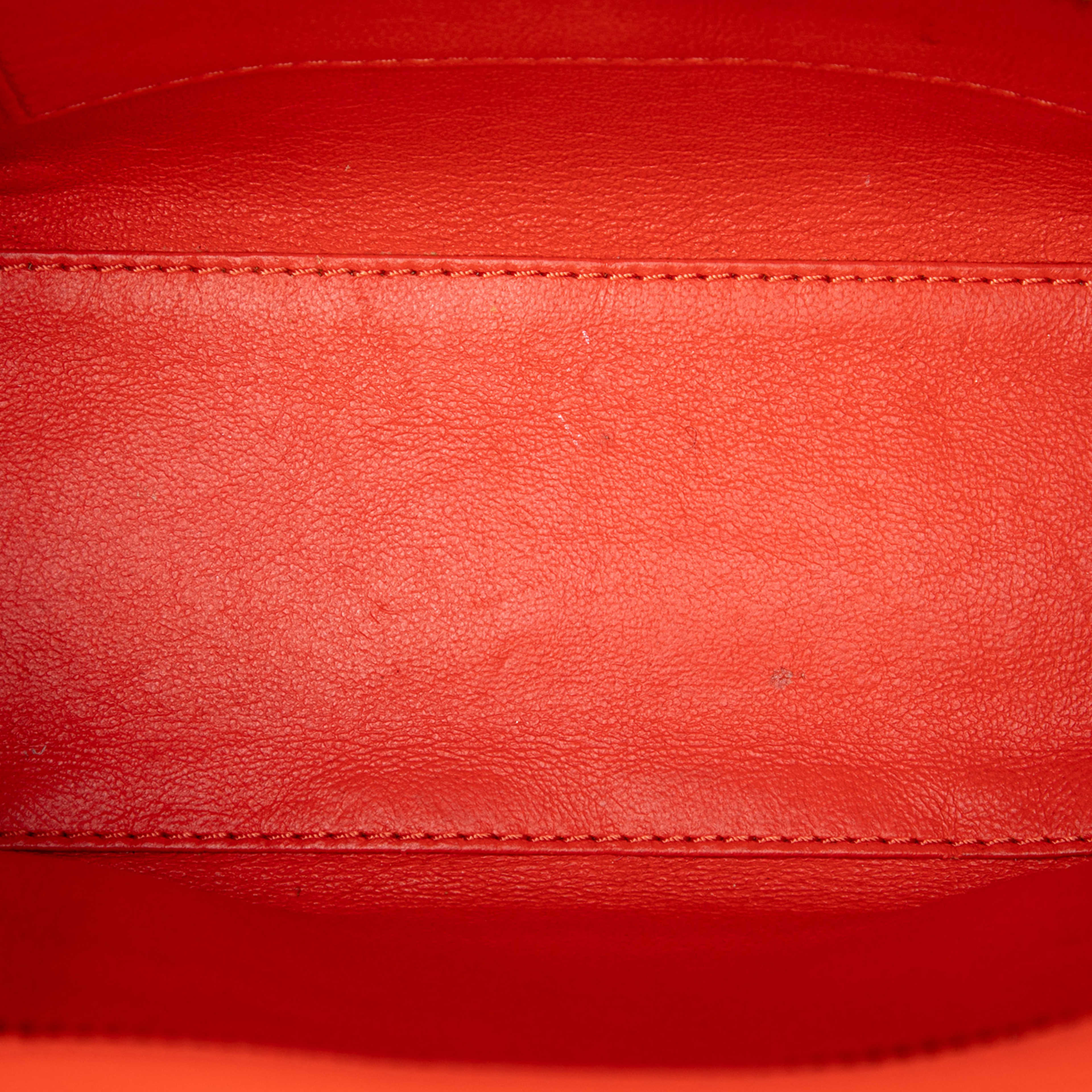 Celine Nano Leather Luggage Tote, från Luxclusif, i färgen orange. Klicka för att öppna bilden i stort format