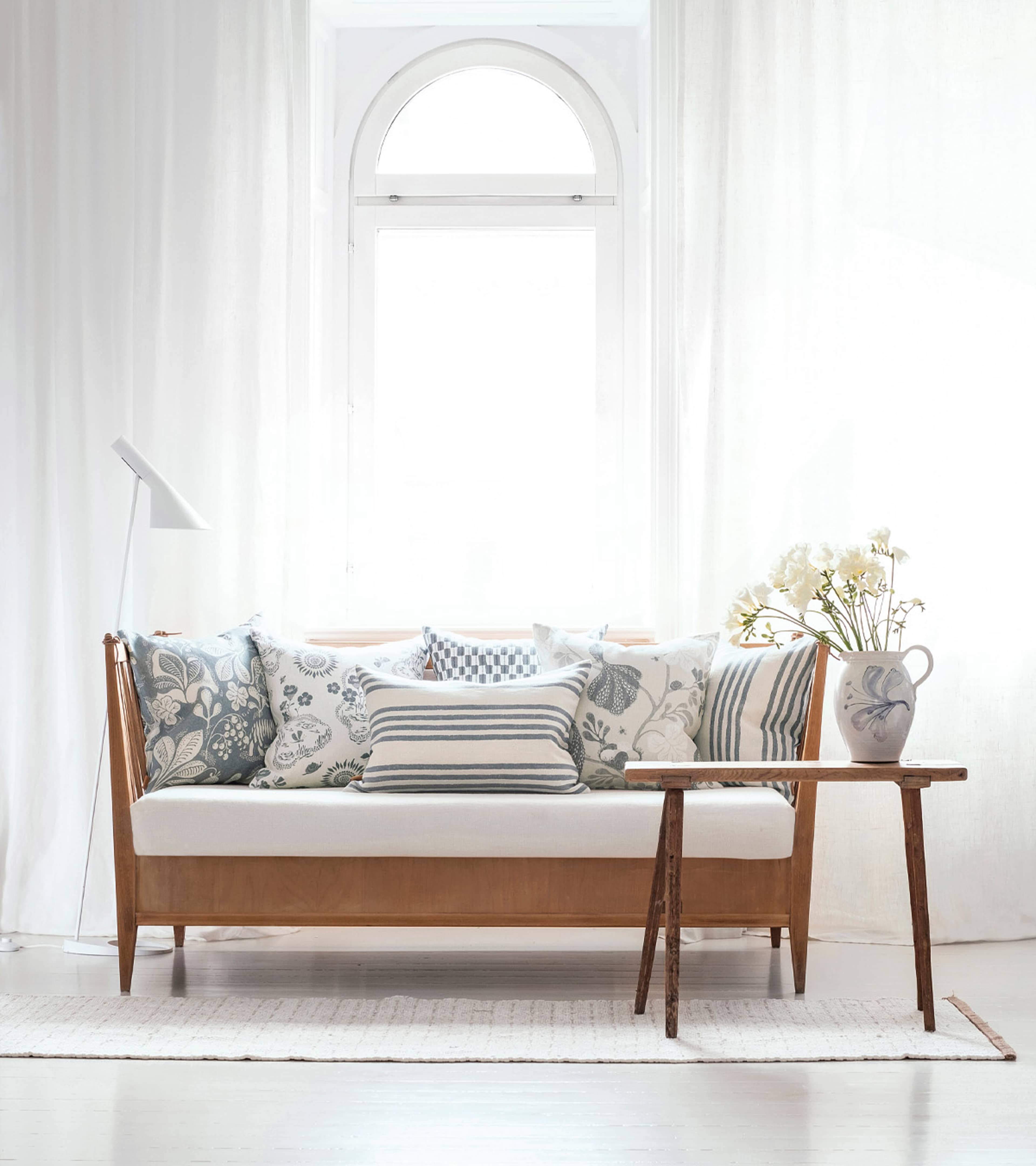 Cushion Cover Gustav - Ivory/blue 40x40 Cm, från Littlephant, i färgen ivory/dusty blue. Klicka för att öppna bilden i stort format