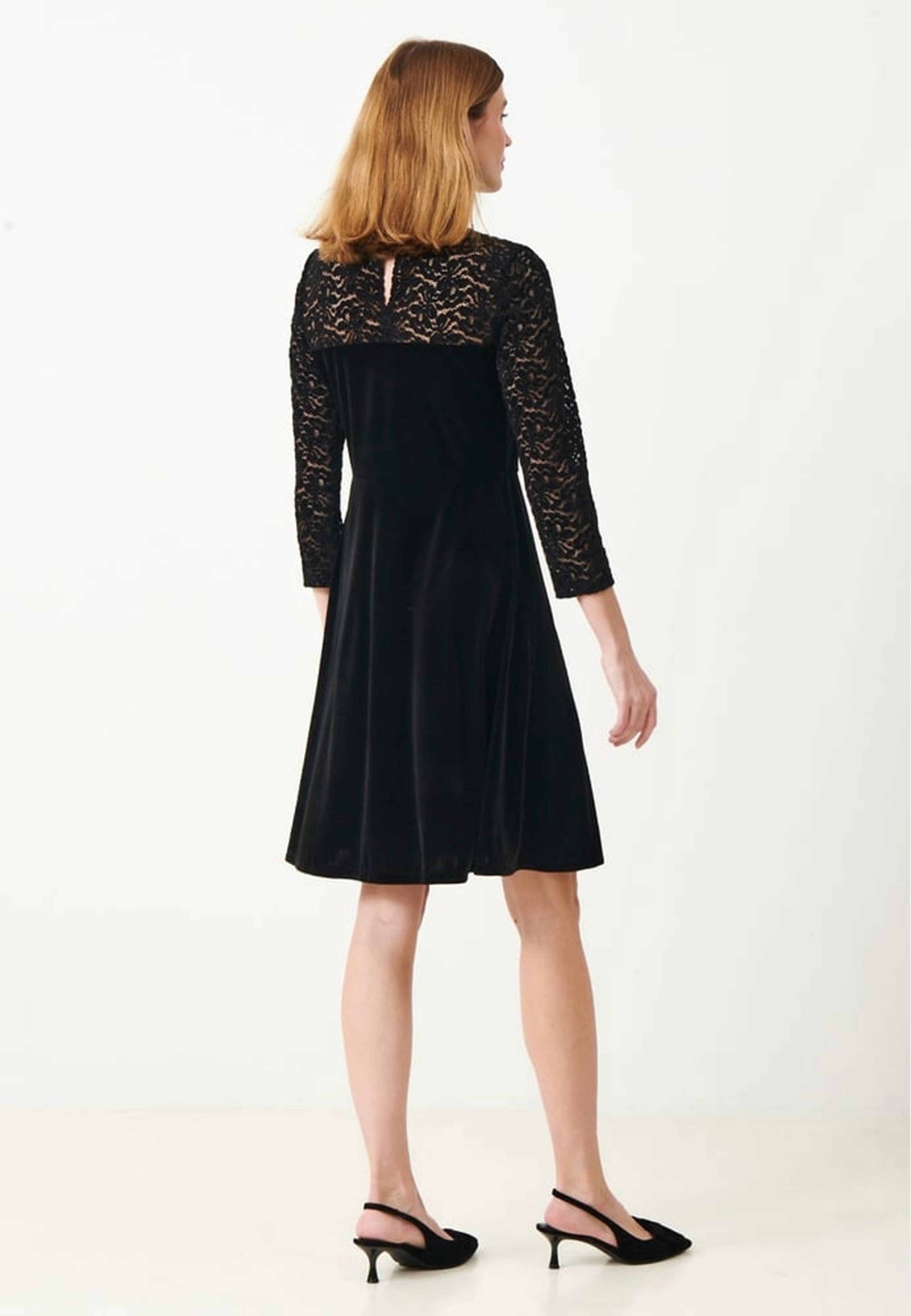 Ilona Dress, från Jumperfabriken, i färgen black. Klicka för att öppna bilden i stort format