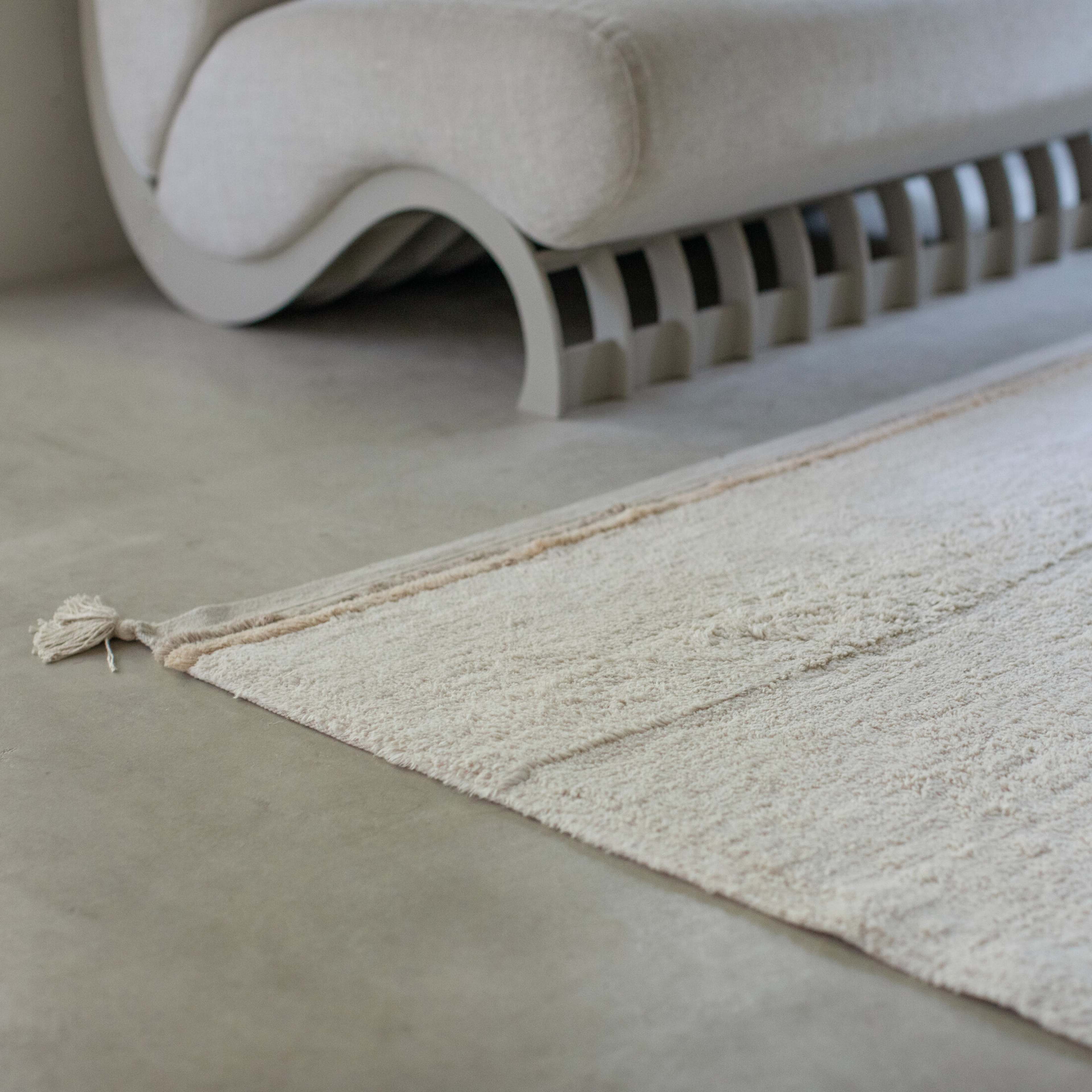 Tvättbar Matta Bloom, från LORENA CANALS, i färgen natur, ros, linne. Klicka för att öppna bilden i stort format