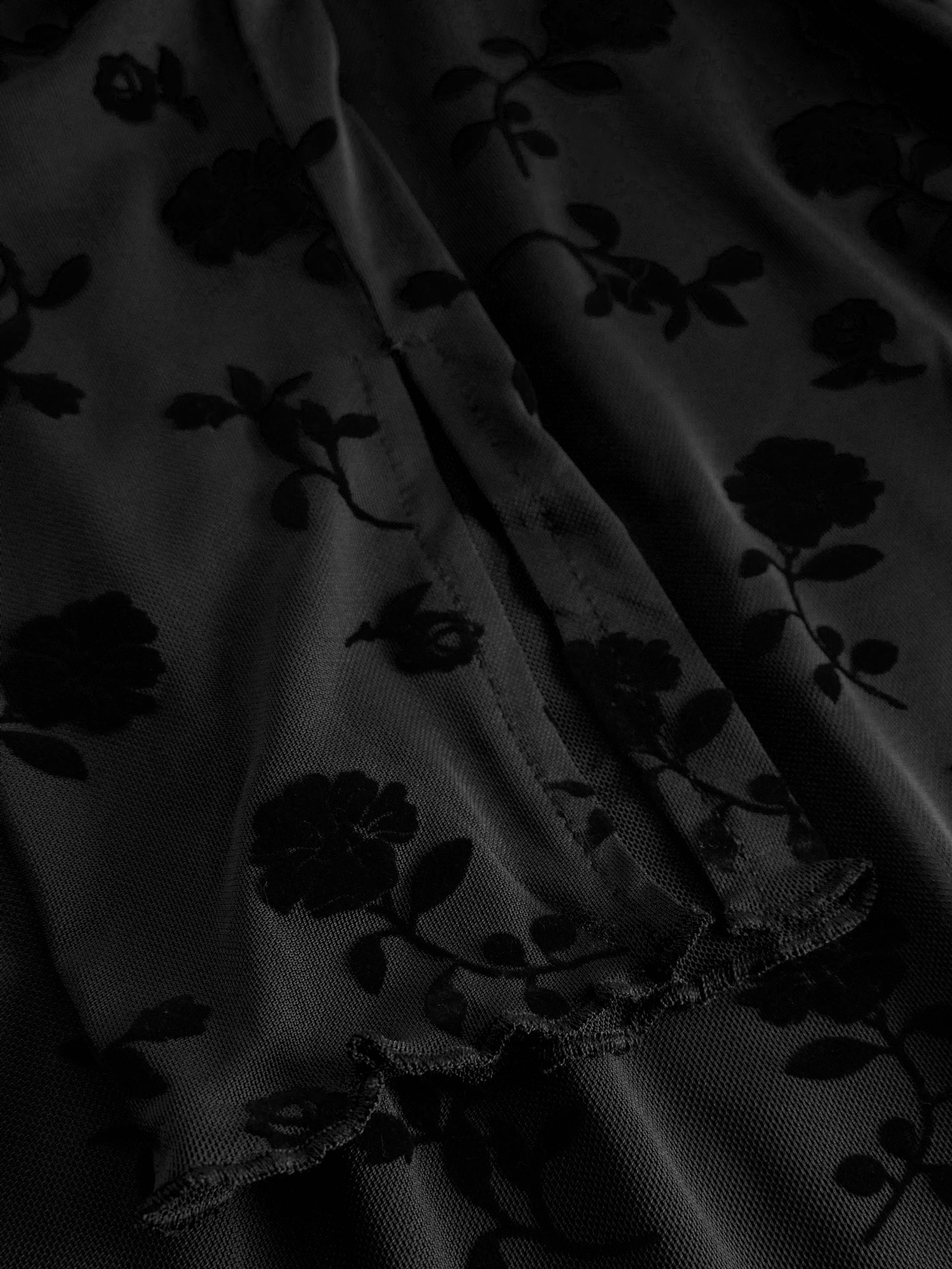 Lucille Top - Clarity Black Print, från Noella, i färgen clarity black print. Klicka för att öppna bilden i stort format