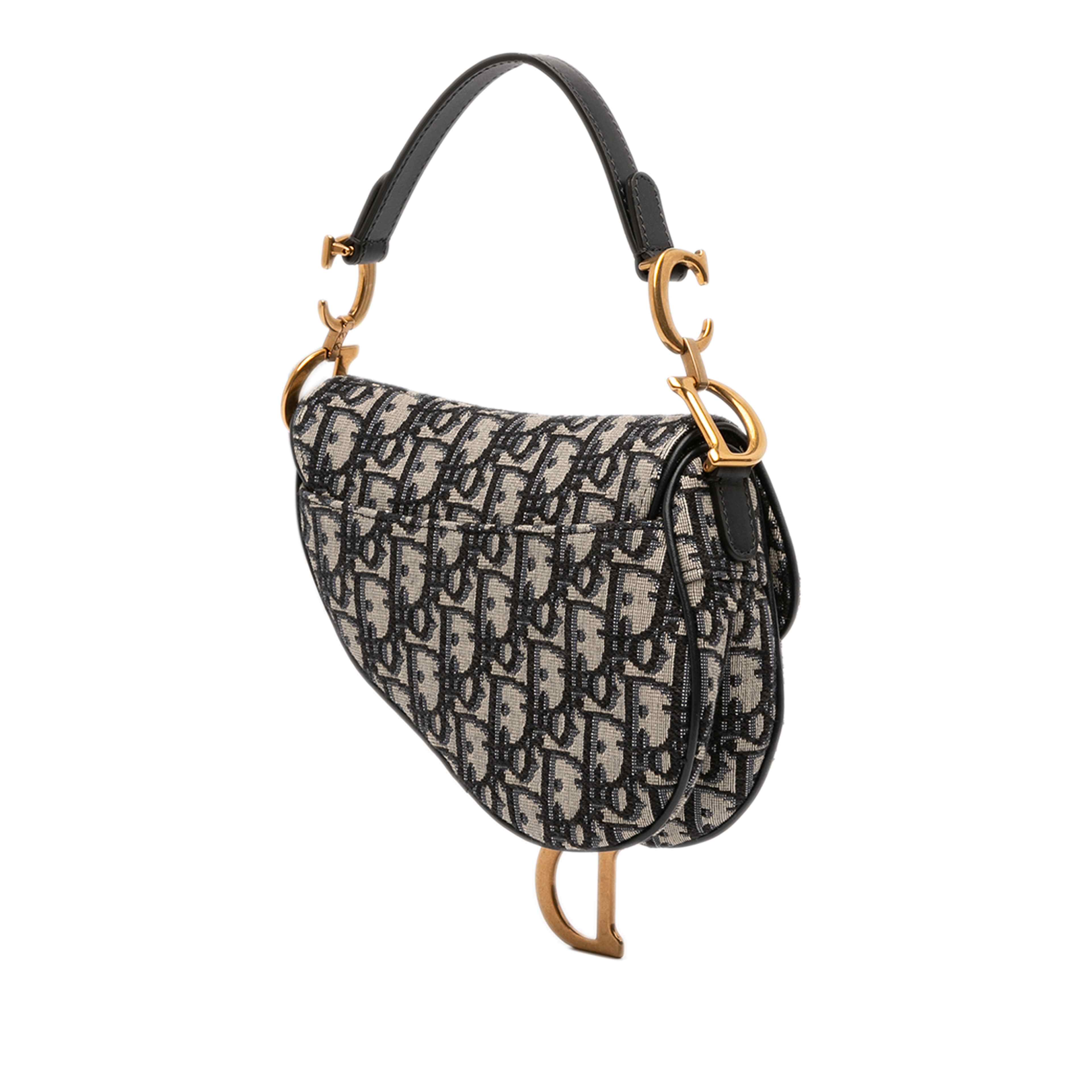 Dior Mini Oblique Canvas Saddle Bag, från Luxclusif, i färgen blå. Klicka för att öppna bilden i stort format