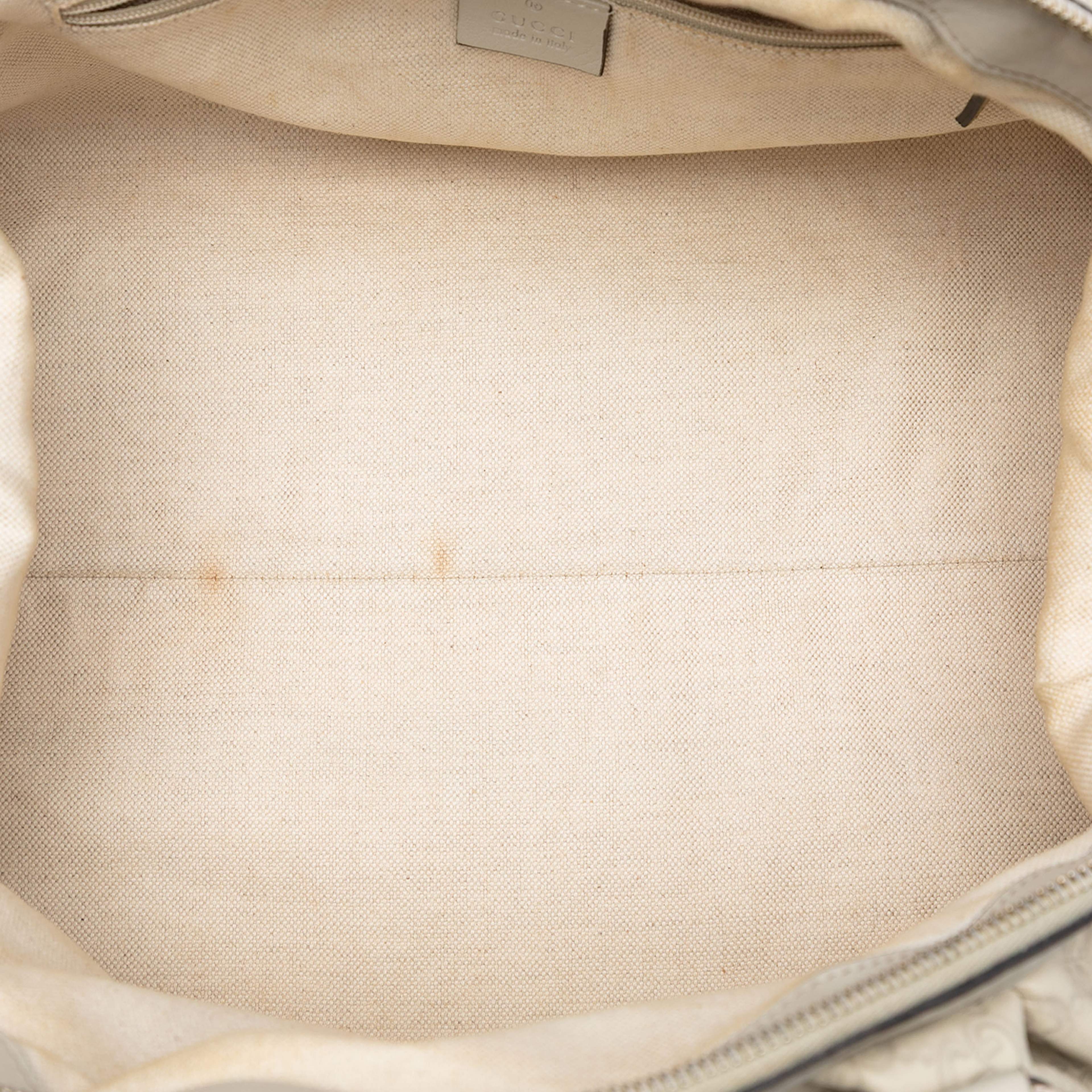Gucci Guccissima Sukey Satchel, från Luxclusif, i färgen white. Klicka för att öppna bilden i stort format
