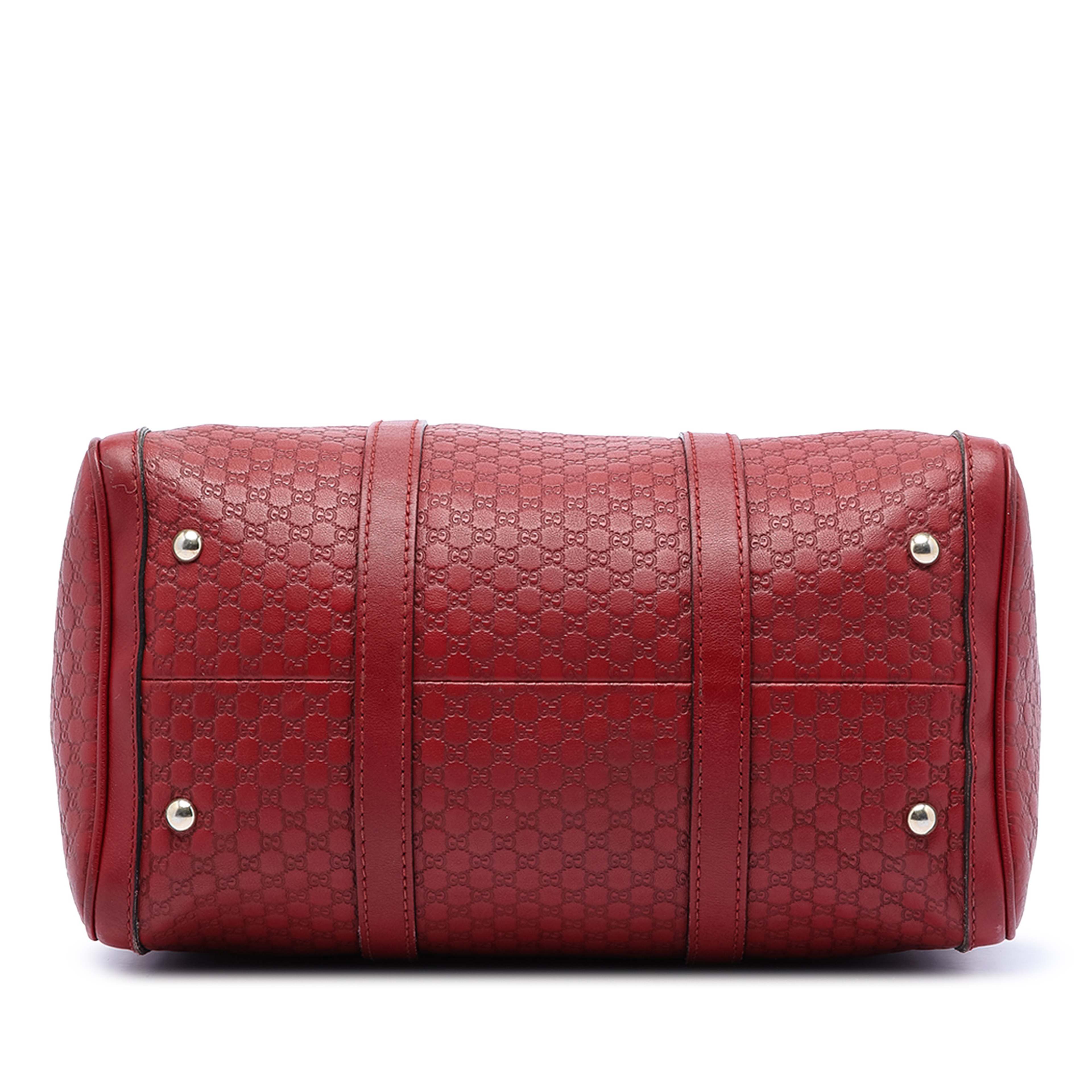 Gucci Microguccissima Joy Boston Bag, från Luxclusif, i färgen red. Klicka för att öppna bilden i stort format
