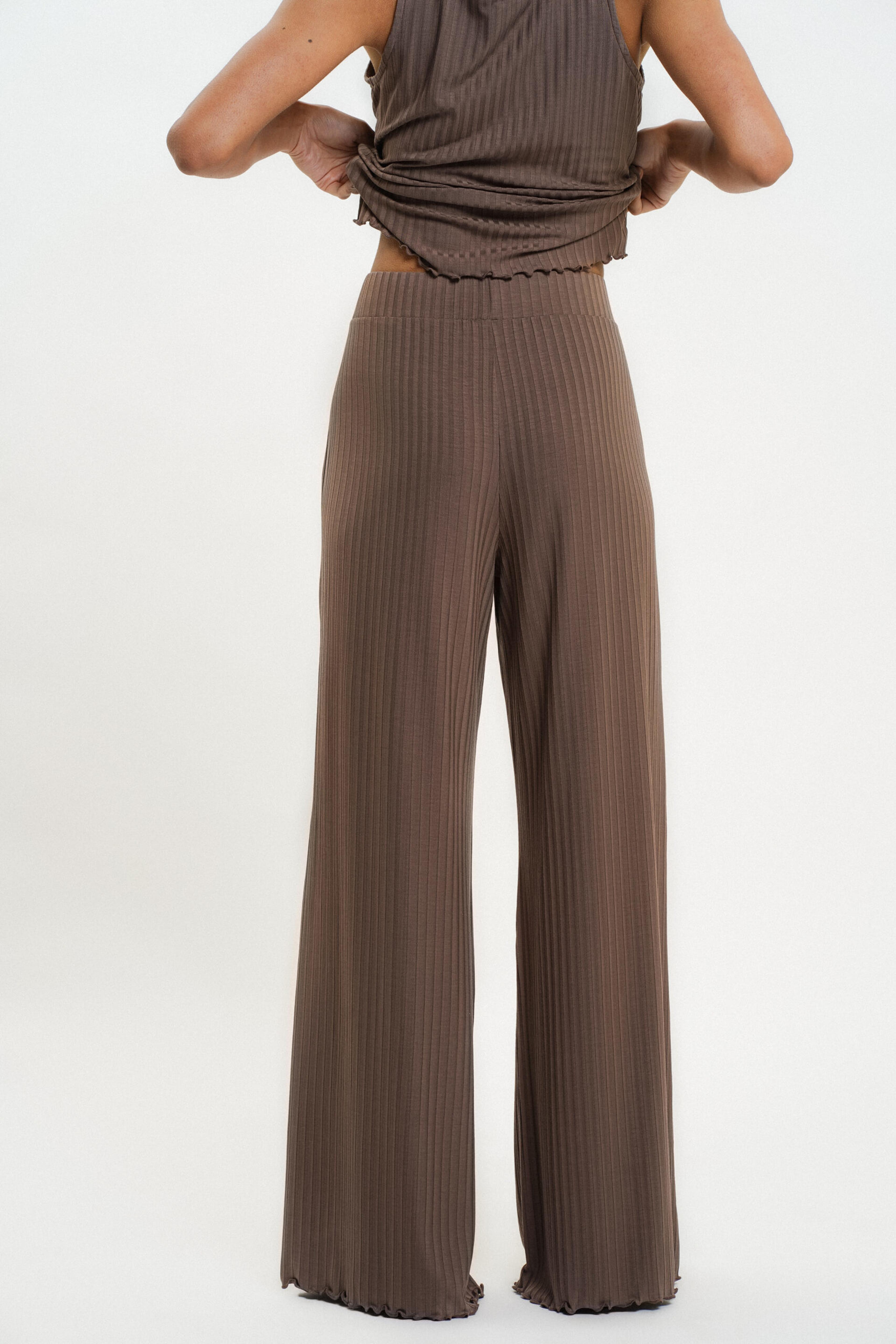 Ouette Pants - Mole, från Residus, i färgen brown. Klicka för att öppna bilden i stort format