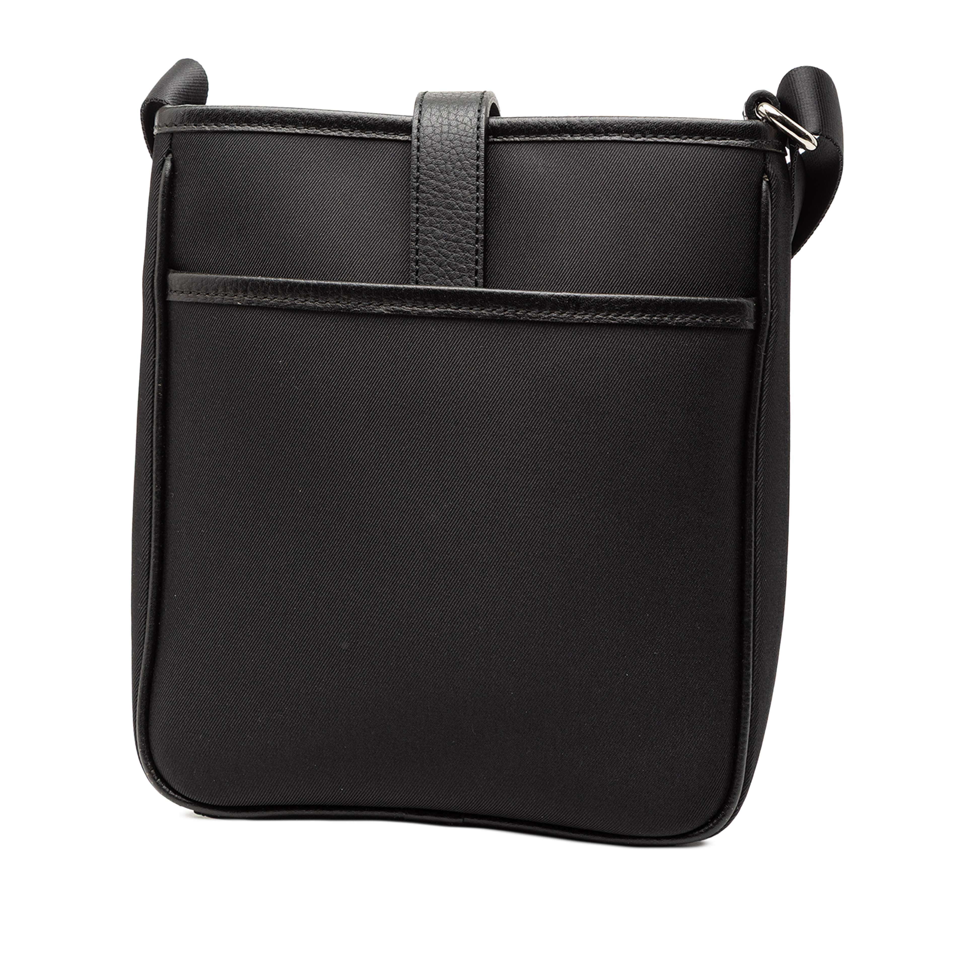 Burberry Nova Check Trimmed Canvas Crossbody, från Luxclusif, i färgen svart. Klicka för att öppna bilden i stort format